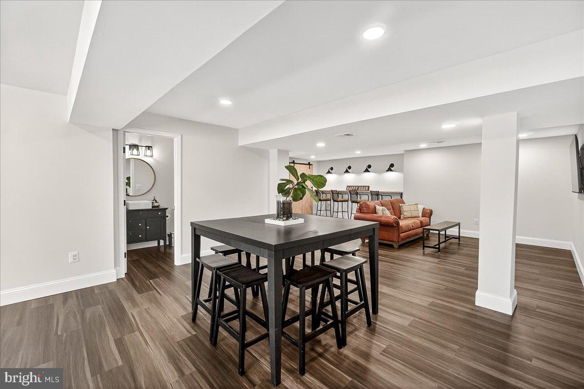 ROYAL OAKS - Residential