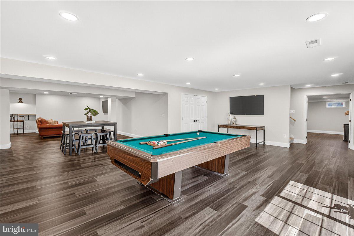 ROYAL OAKS - Residential