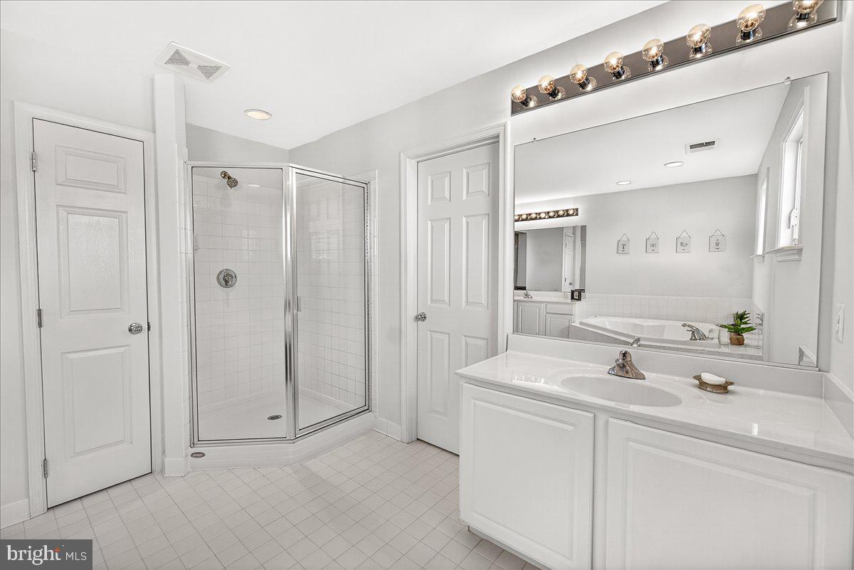 ROYAL OAKS - Residential