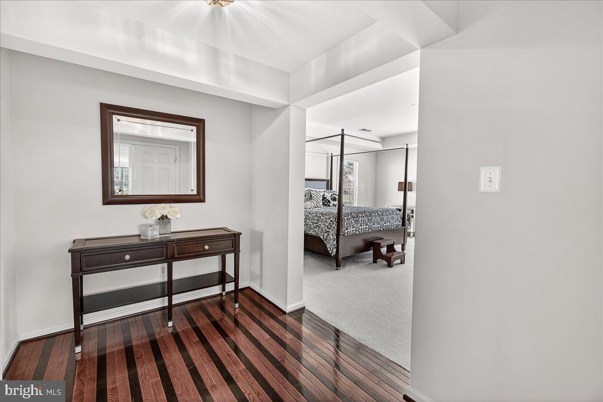 ROYAL OAKS - Residential