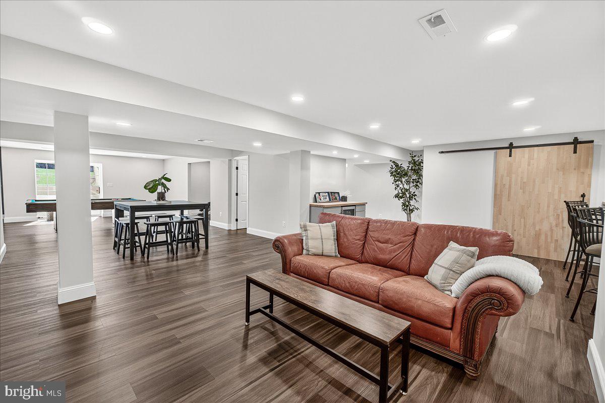 ROYAL OAKS - Residential