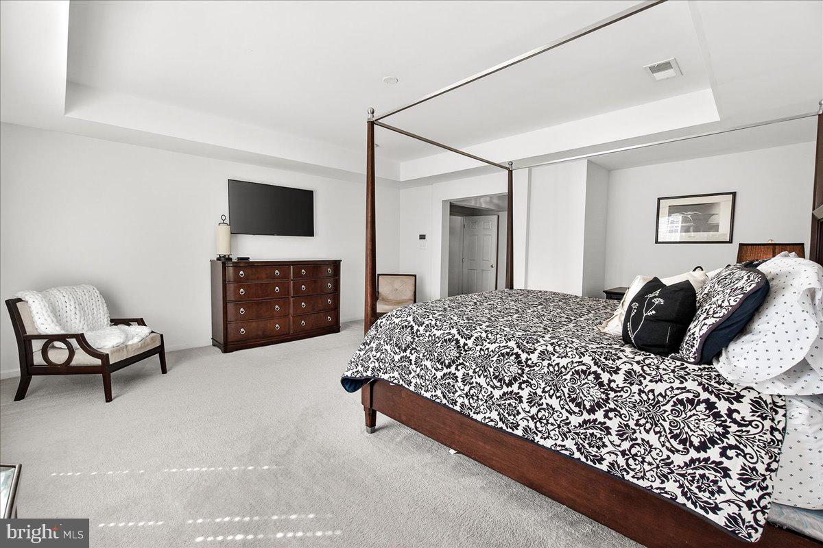 ROYAL OAKS - Residential