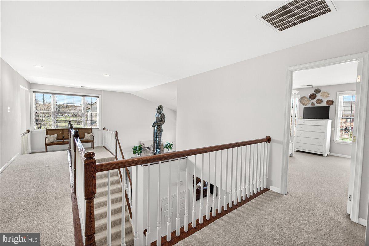 ROYAL OAKS - Residential