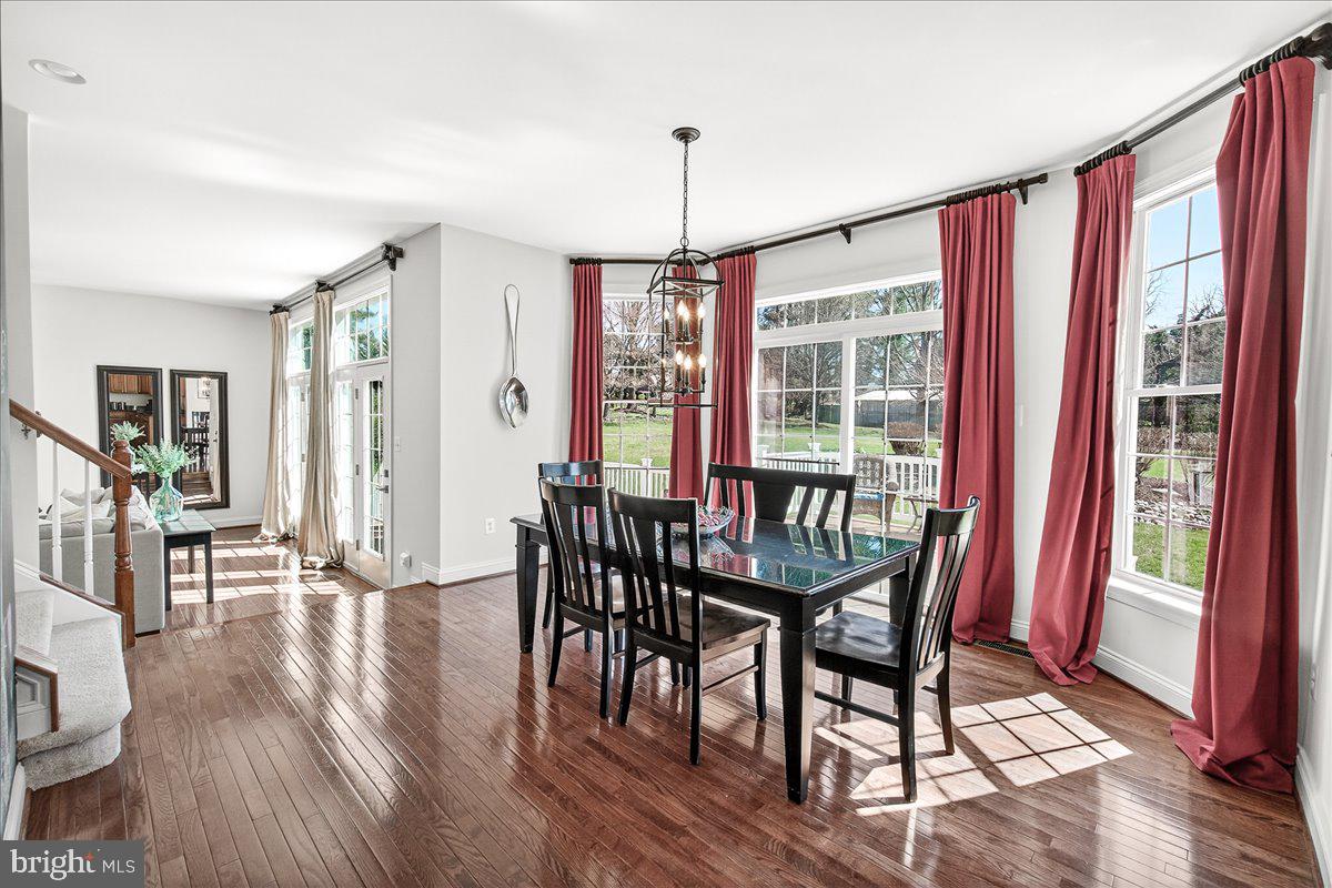 ROYAL OAKS - Residential