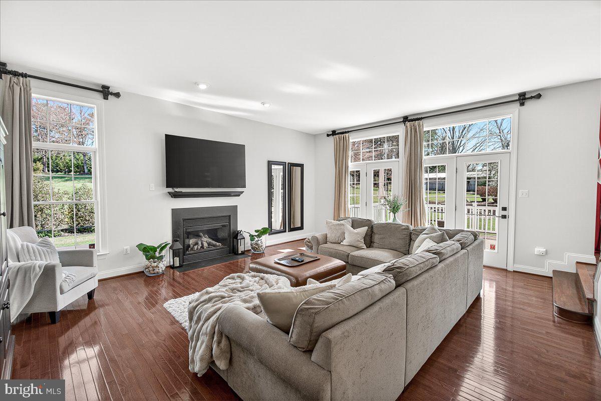 ROYAL OAKS - Residential