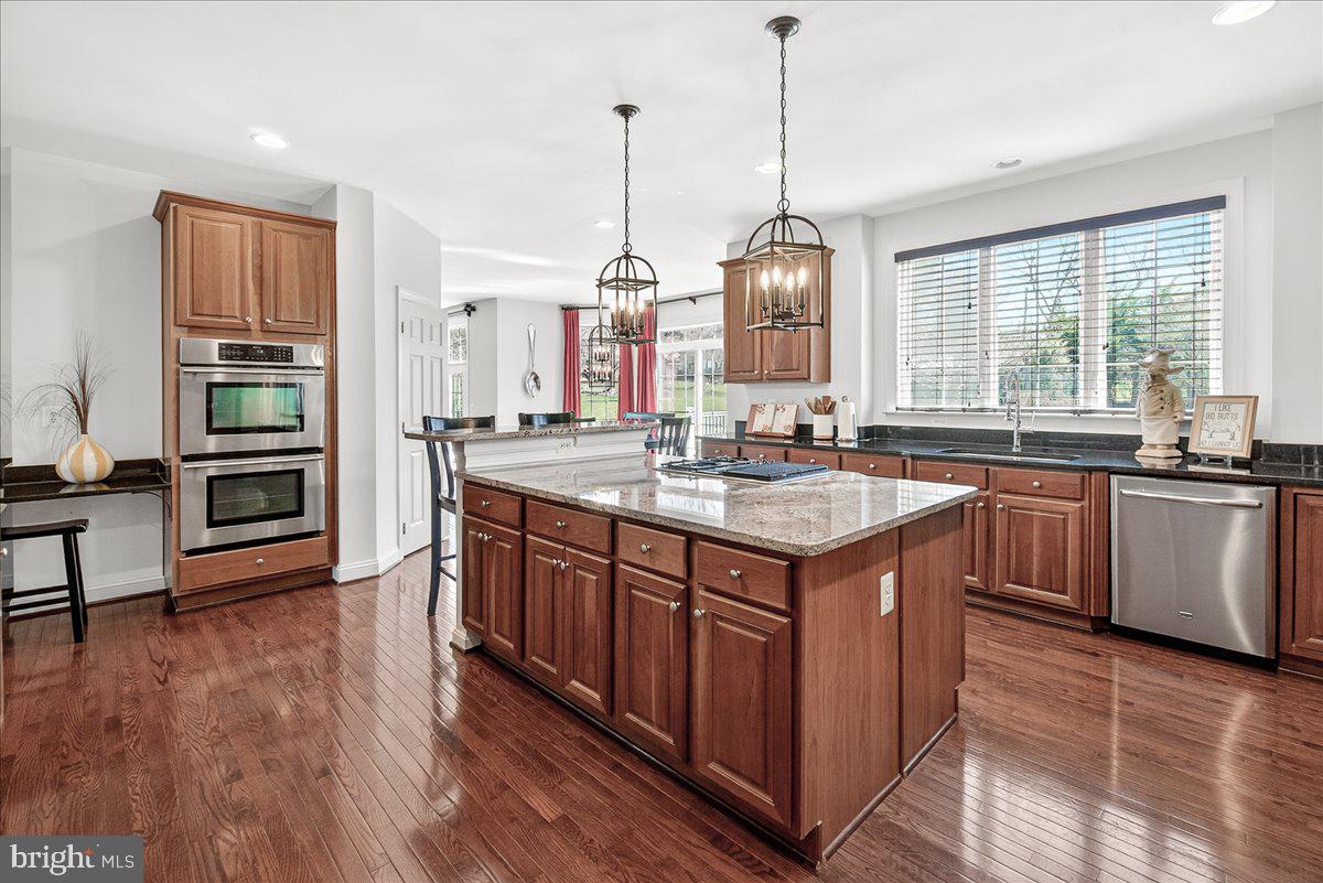 ROYAL OAKS - Residential