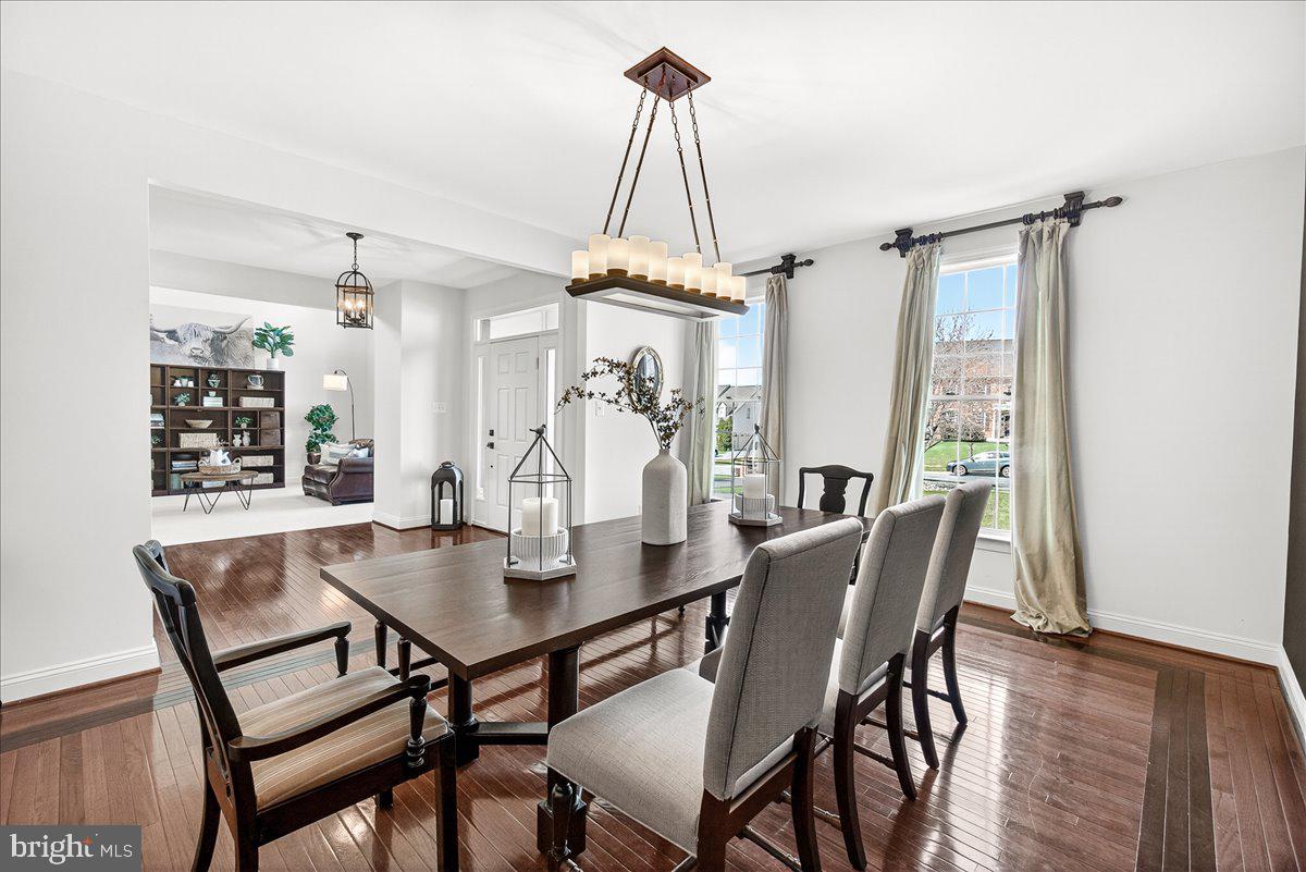 ROYAL OAKS - Residential