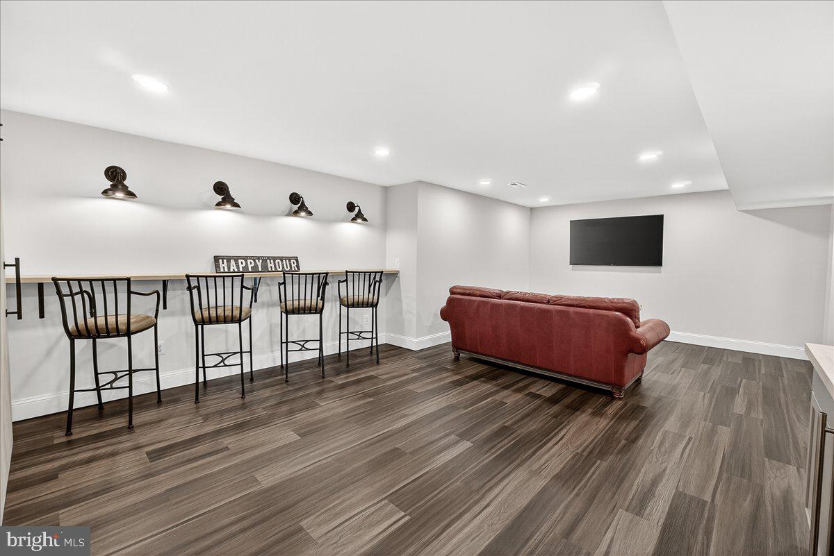 ROYAL OAKS - Residential