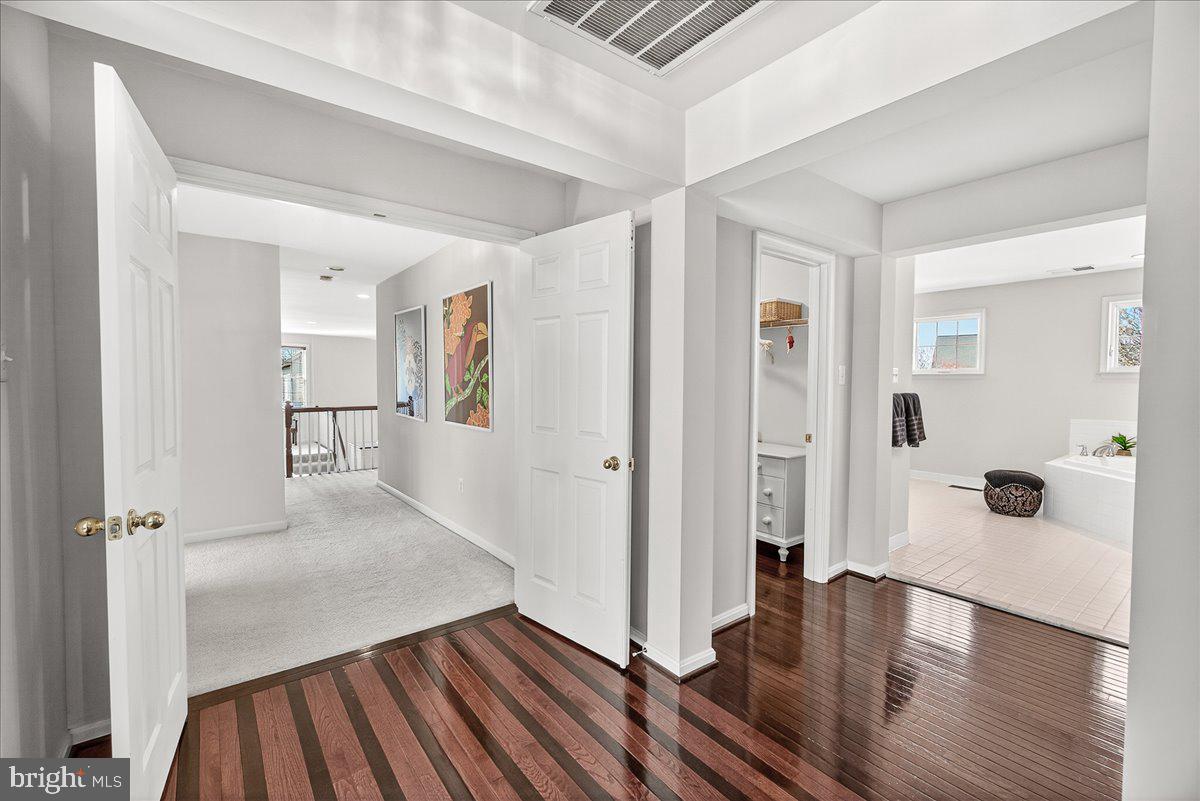 ROYAL OAKS - Residential