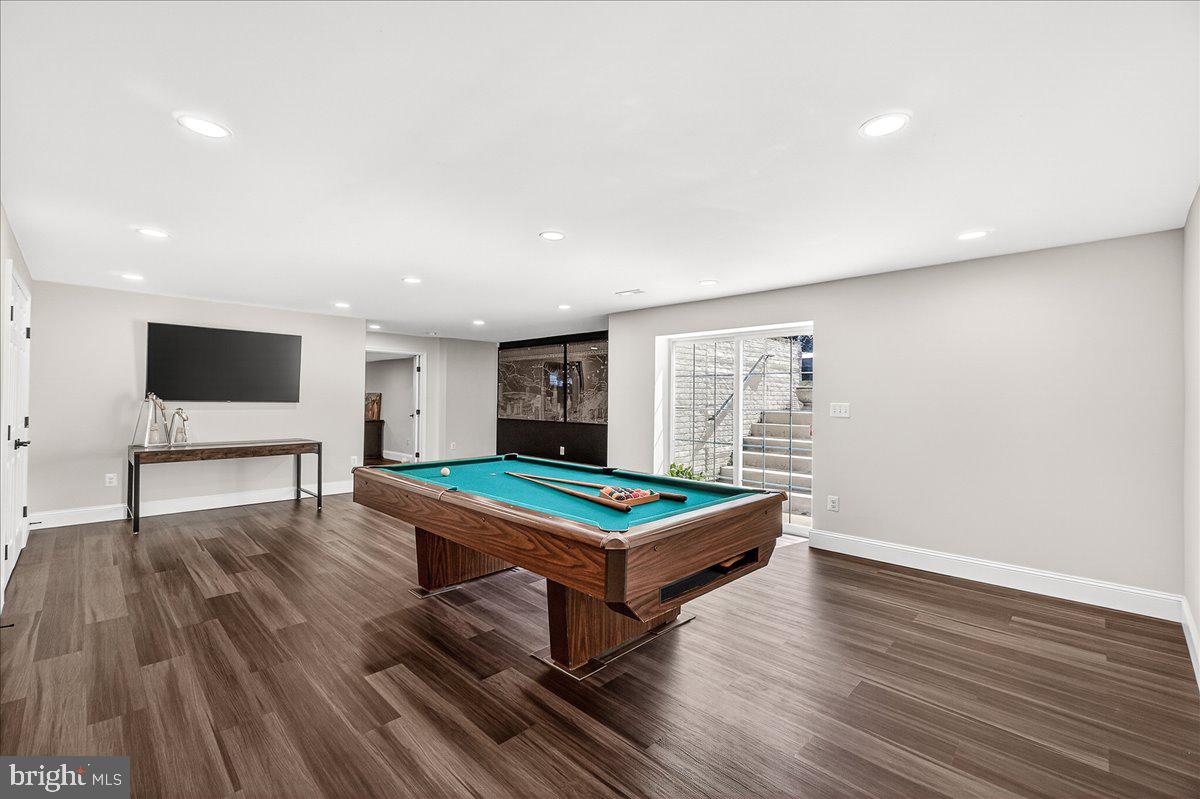 ROYAL OAKS - Residential