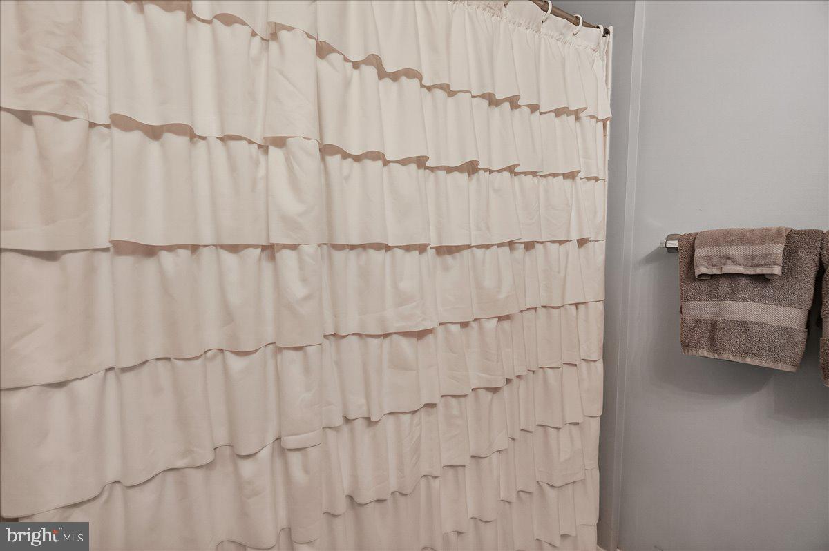 ROYAL OAKS - Residential