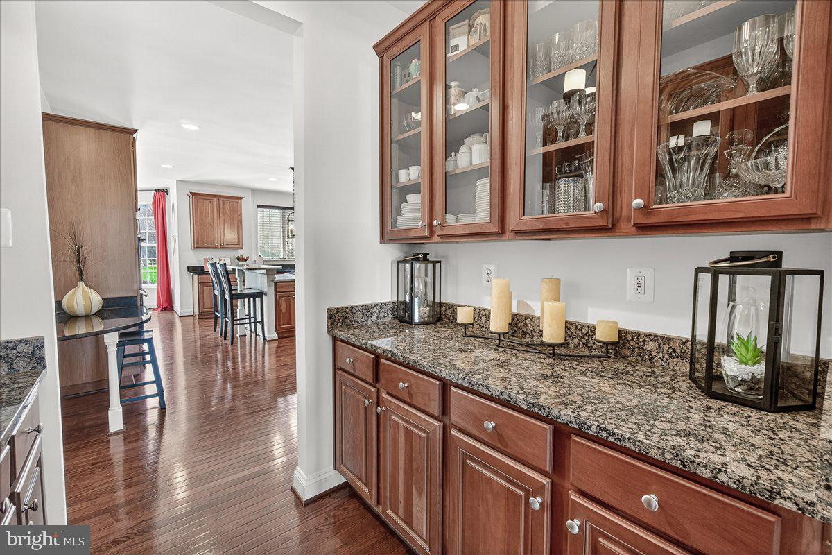 ROYAL OAKS - Residential