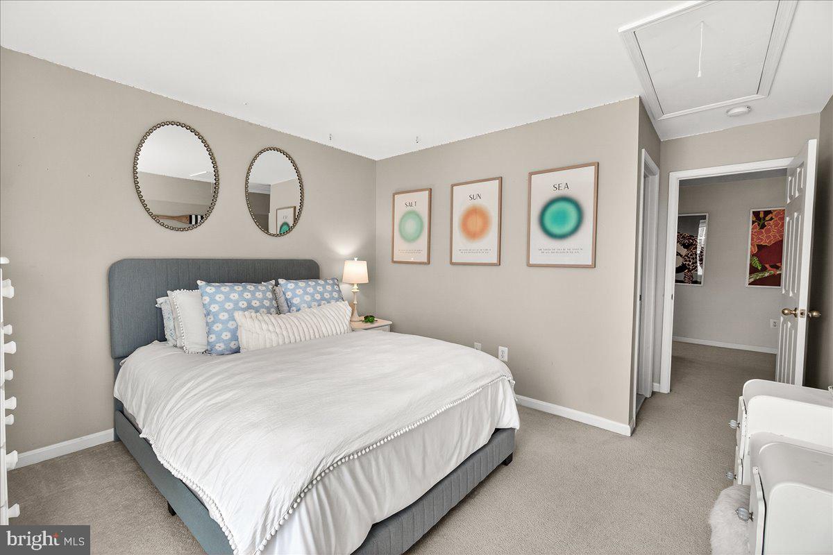 ROYAL OAKS - Residential