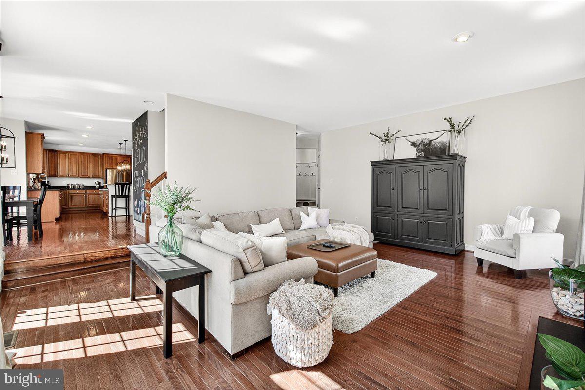 ROYAL OAKS - Residential