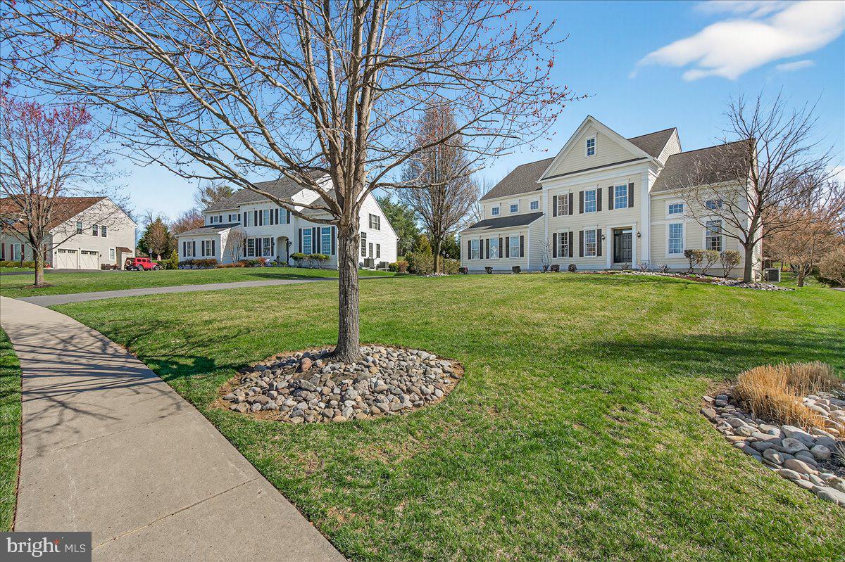 ROYAL OAKS - Residential