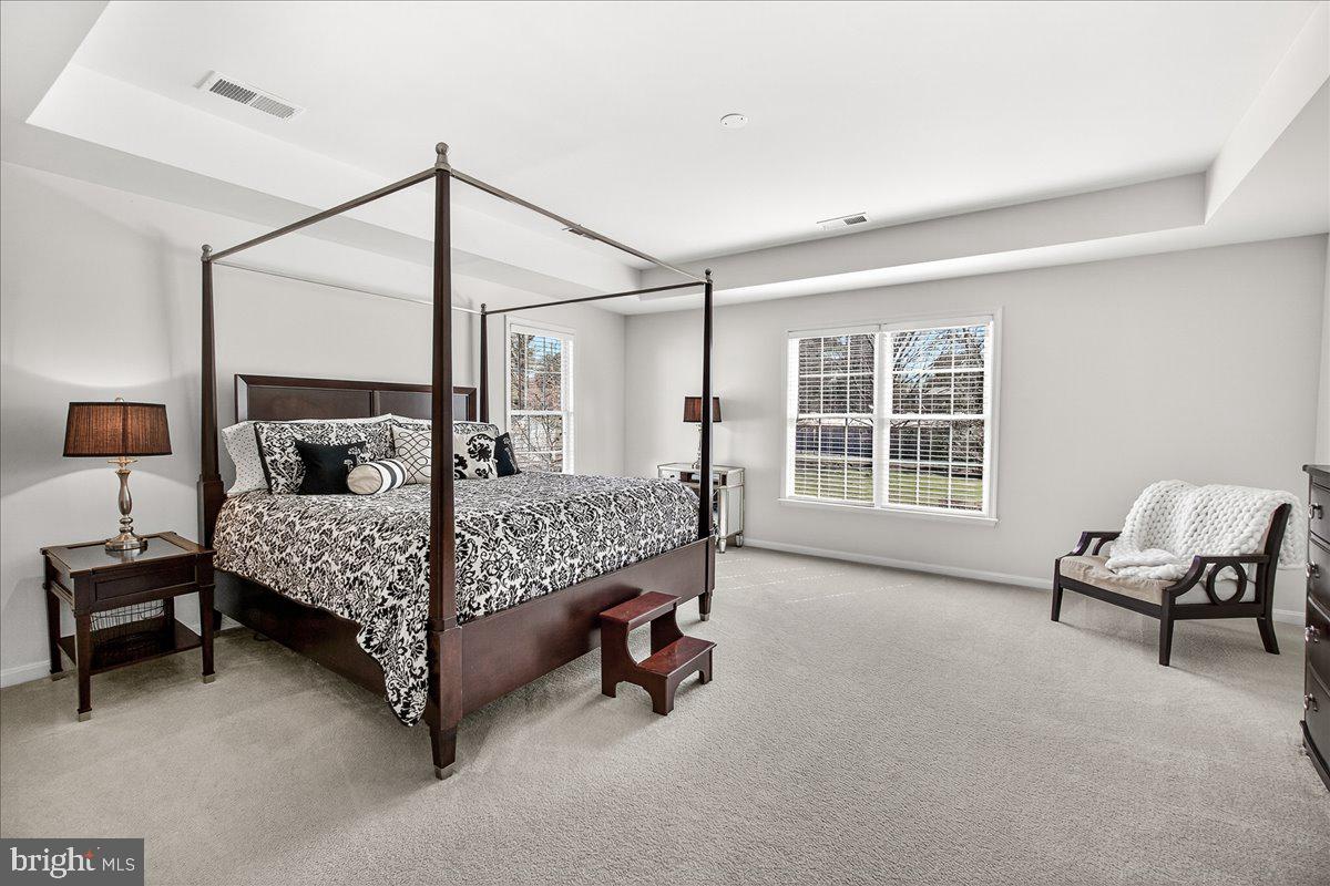 ROYAL OAKS - Residential