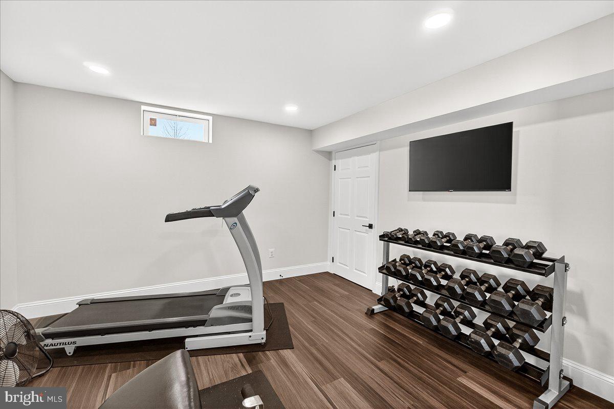 ROYAL OAKS - Residential