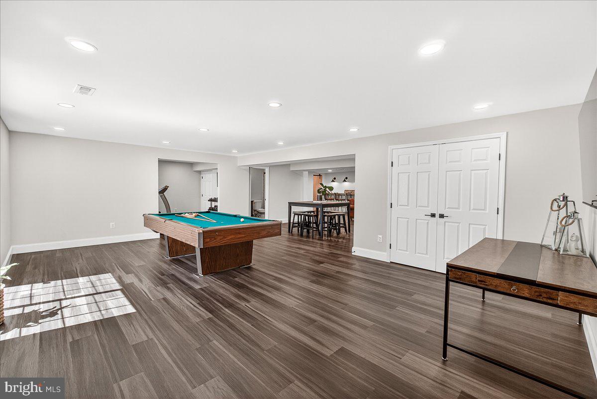 ROYAL OAKS - Residential