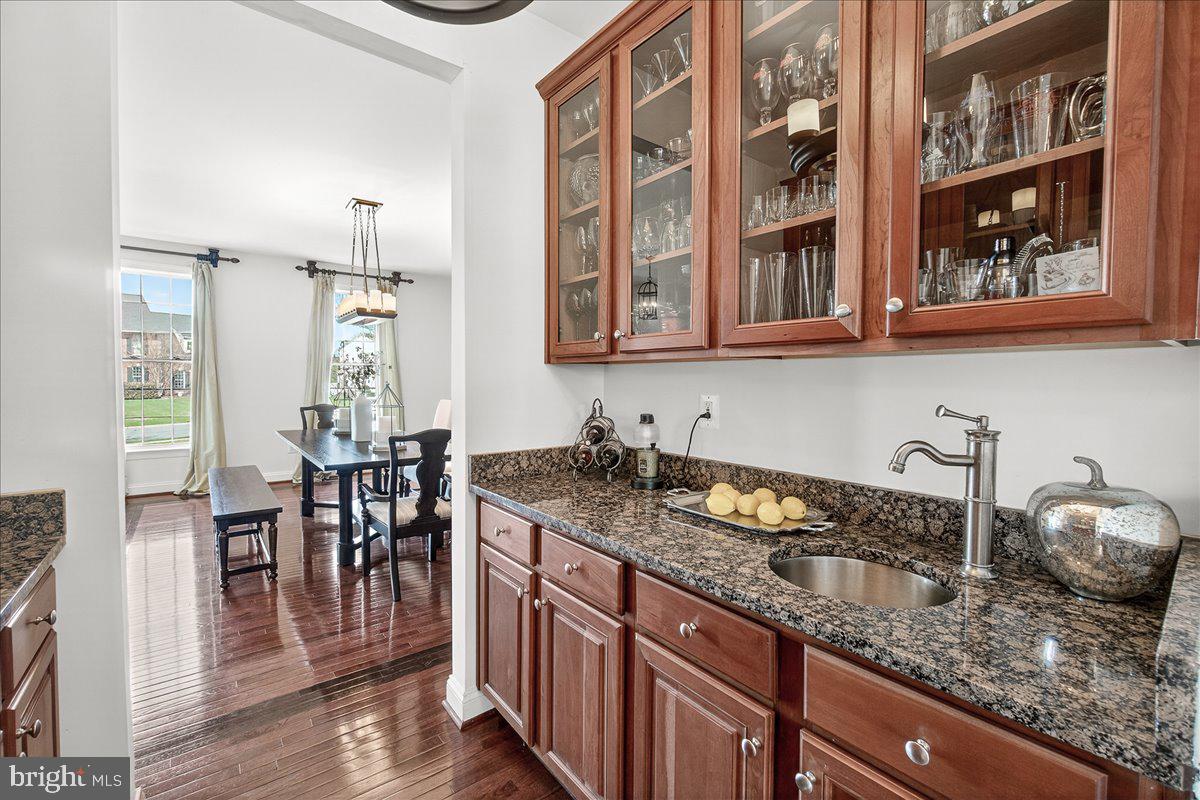 ROYAL OAKS - Residential