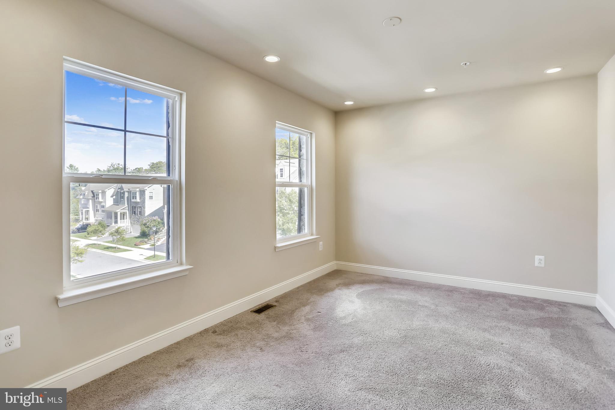 LAYHILL OVERLOOK - Residential Lease