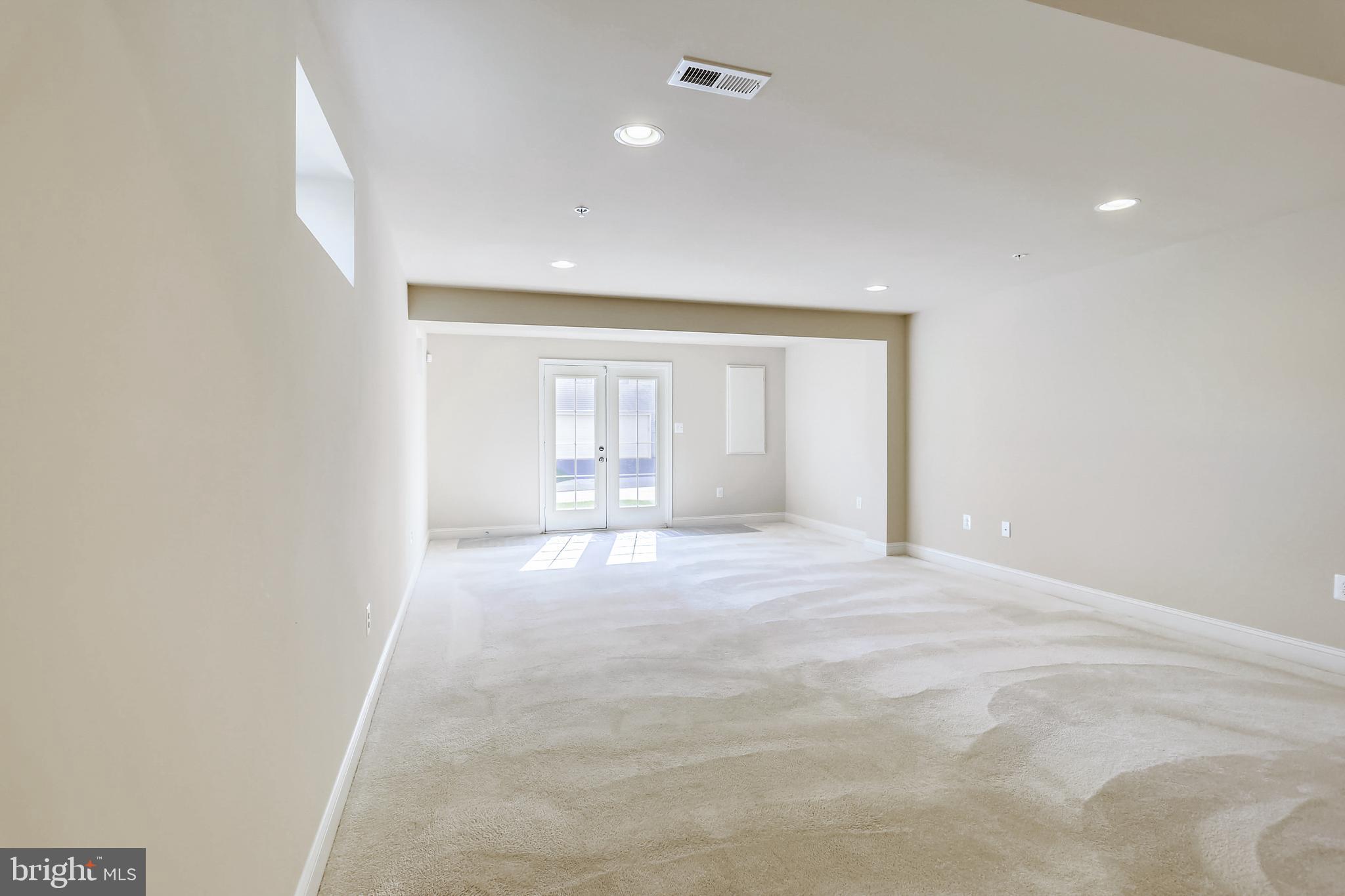 LAYHILL OVERLOOK - Residential Lease