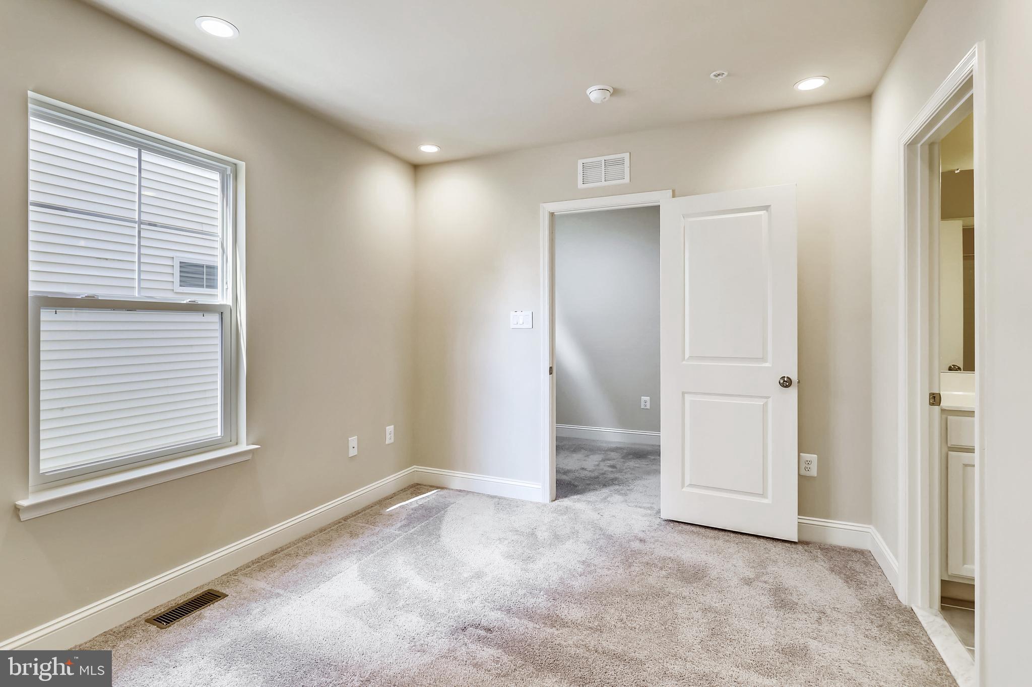 LAYHILL OVERLOOK - Residential Lease