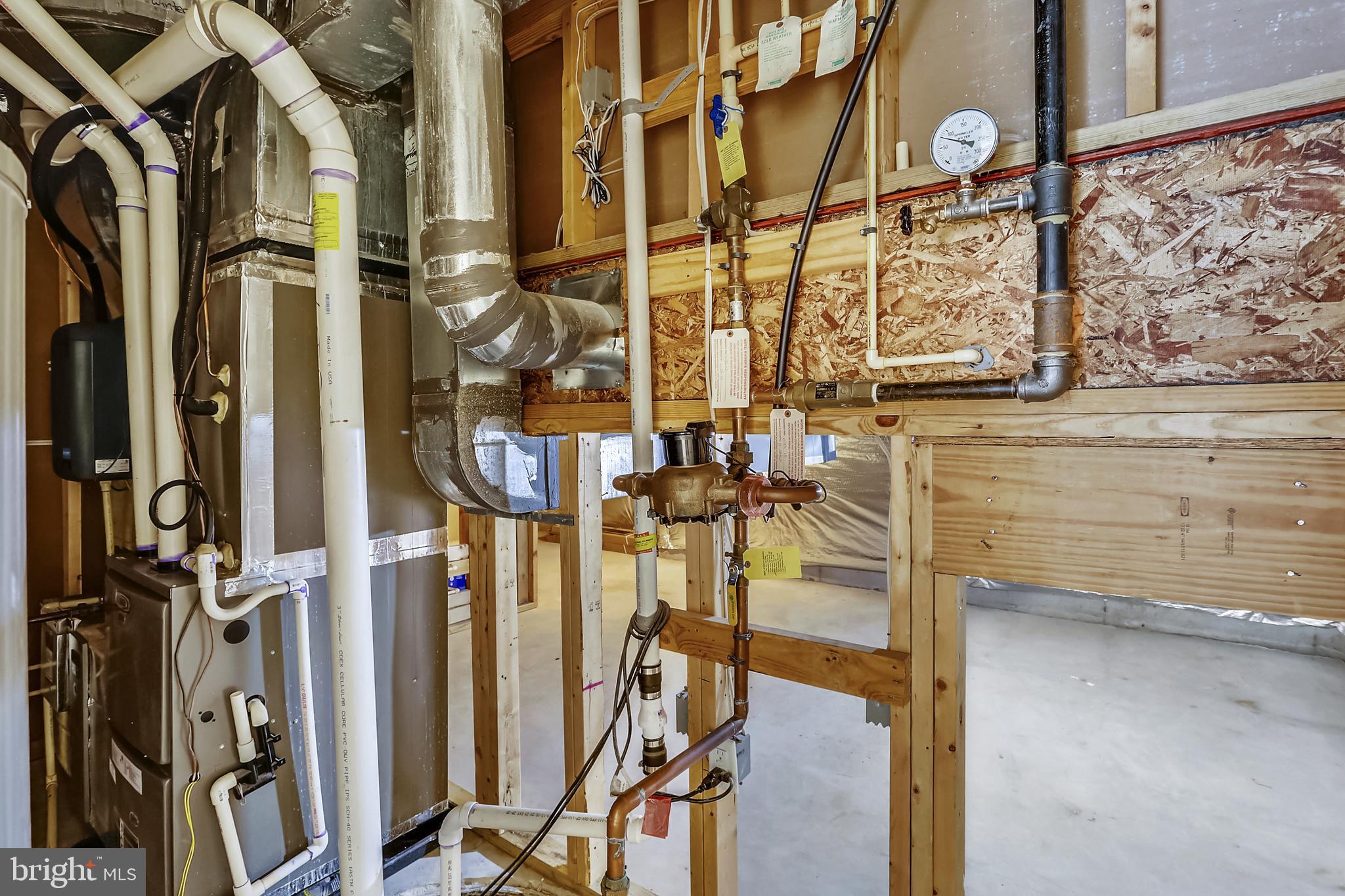 LAYHILL OVERLOOK - Residential Lease