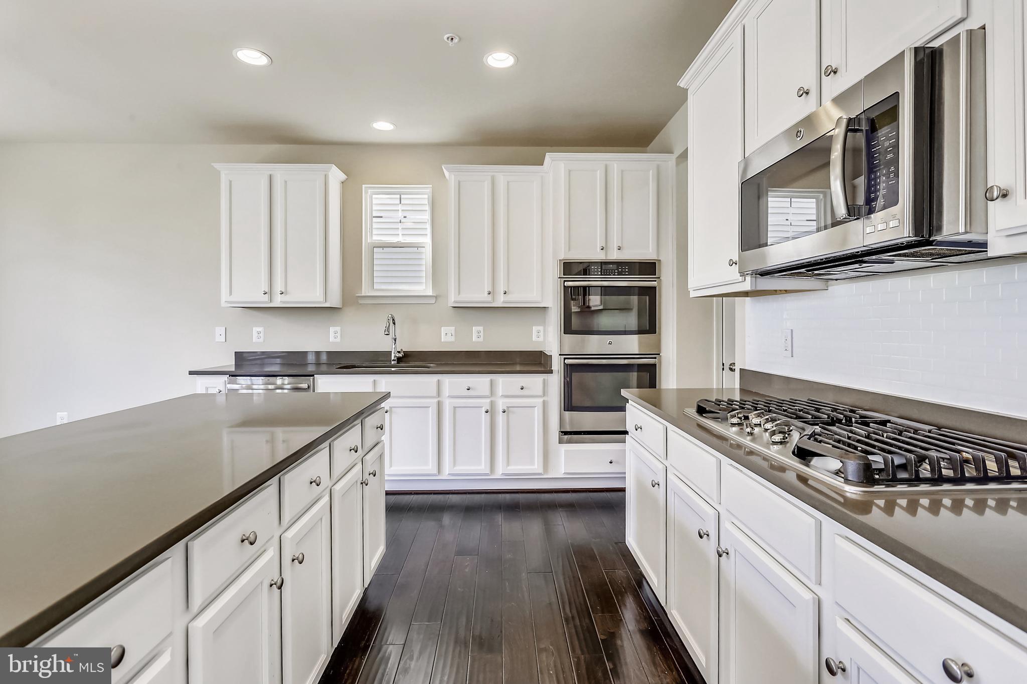 LAYHILL OVERLOOK - Residential Lease