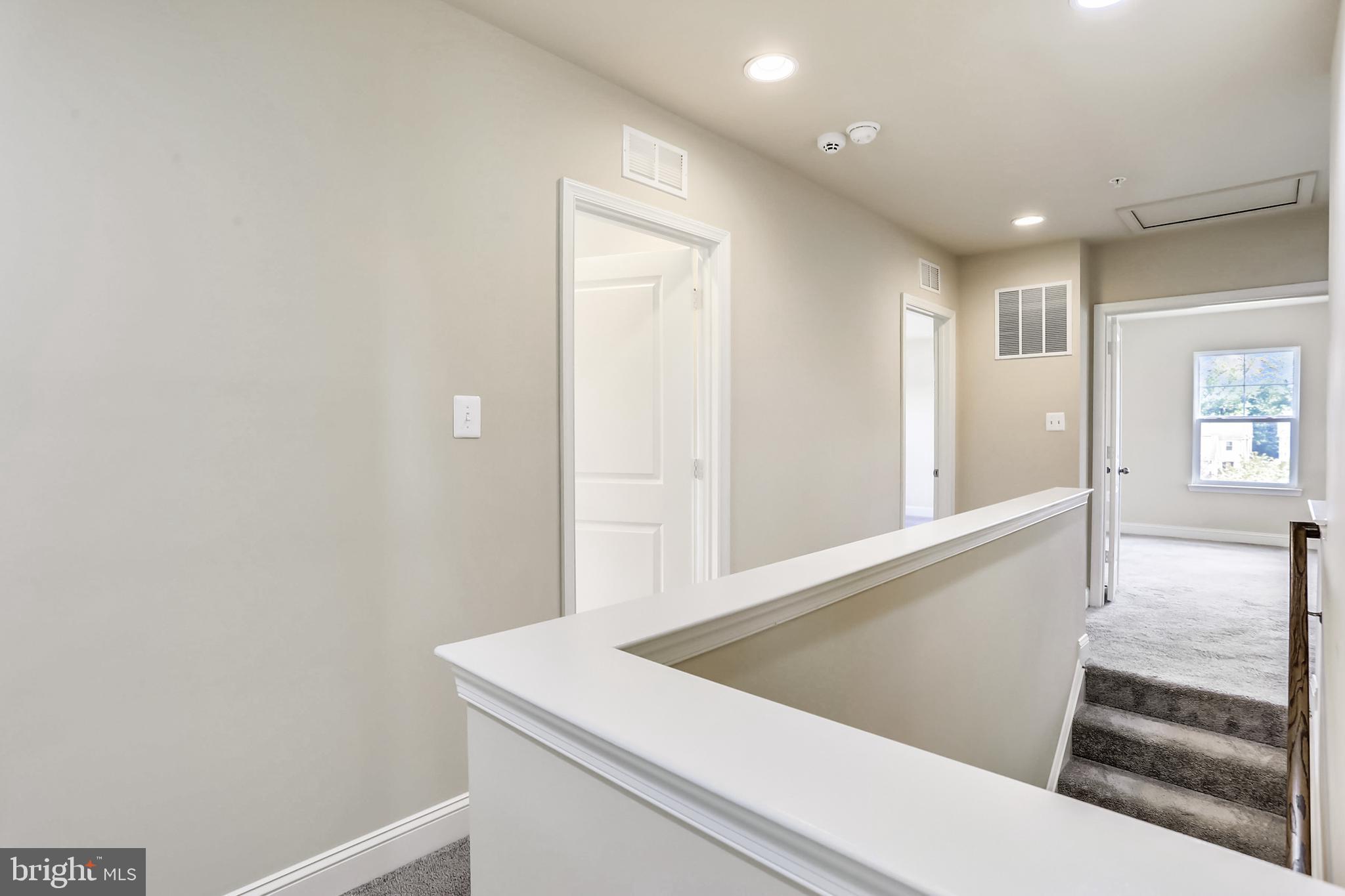 LAYHILL OVERLOOK - Residential Lease