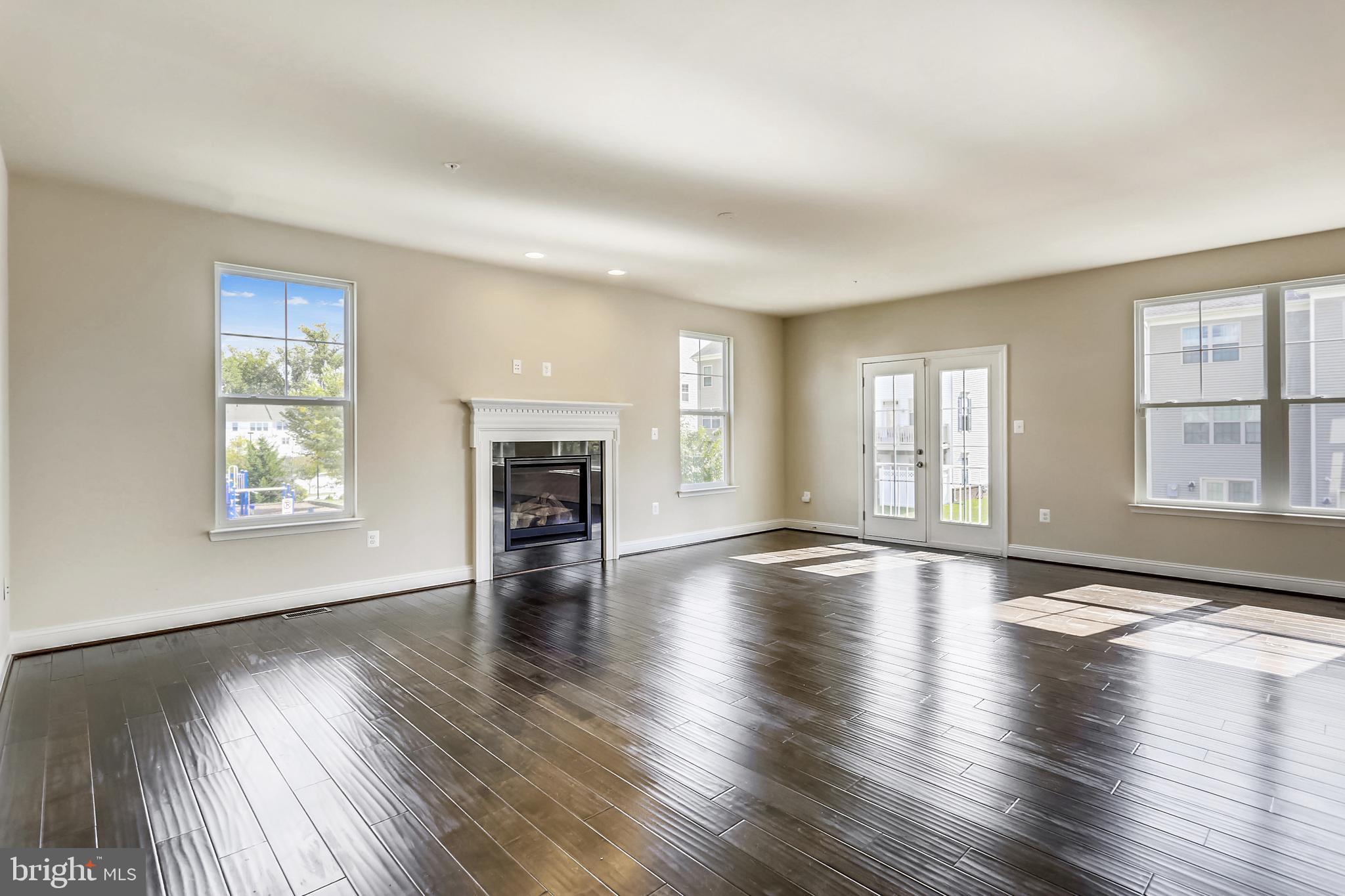 LAYHILL OVERLOOK - Residential Lease