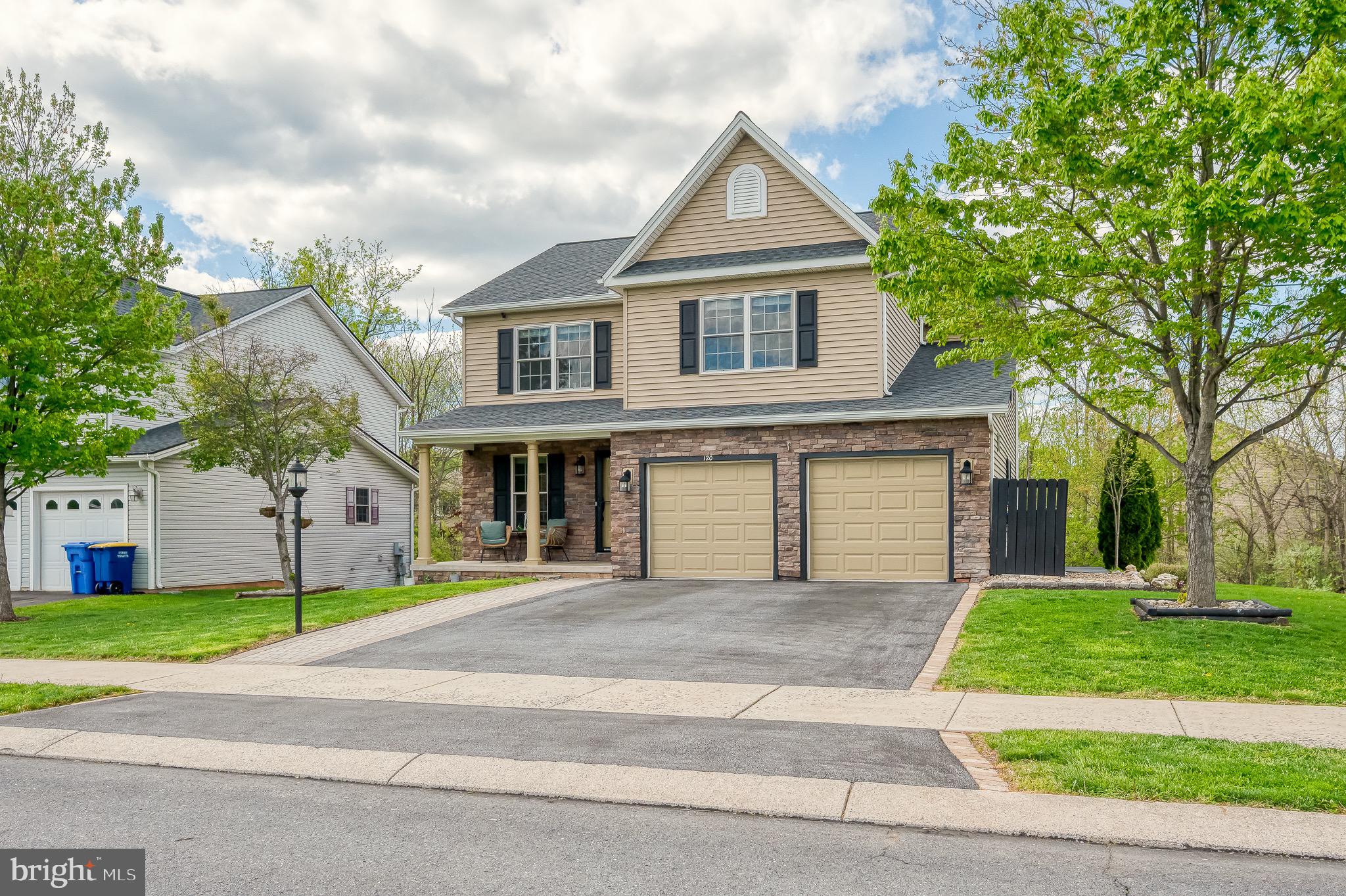 120 LAKESIDE DRIVE