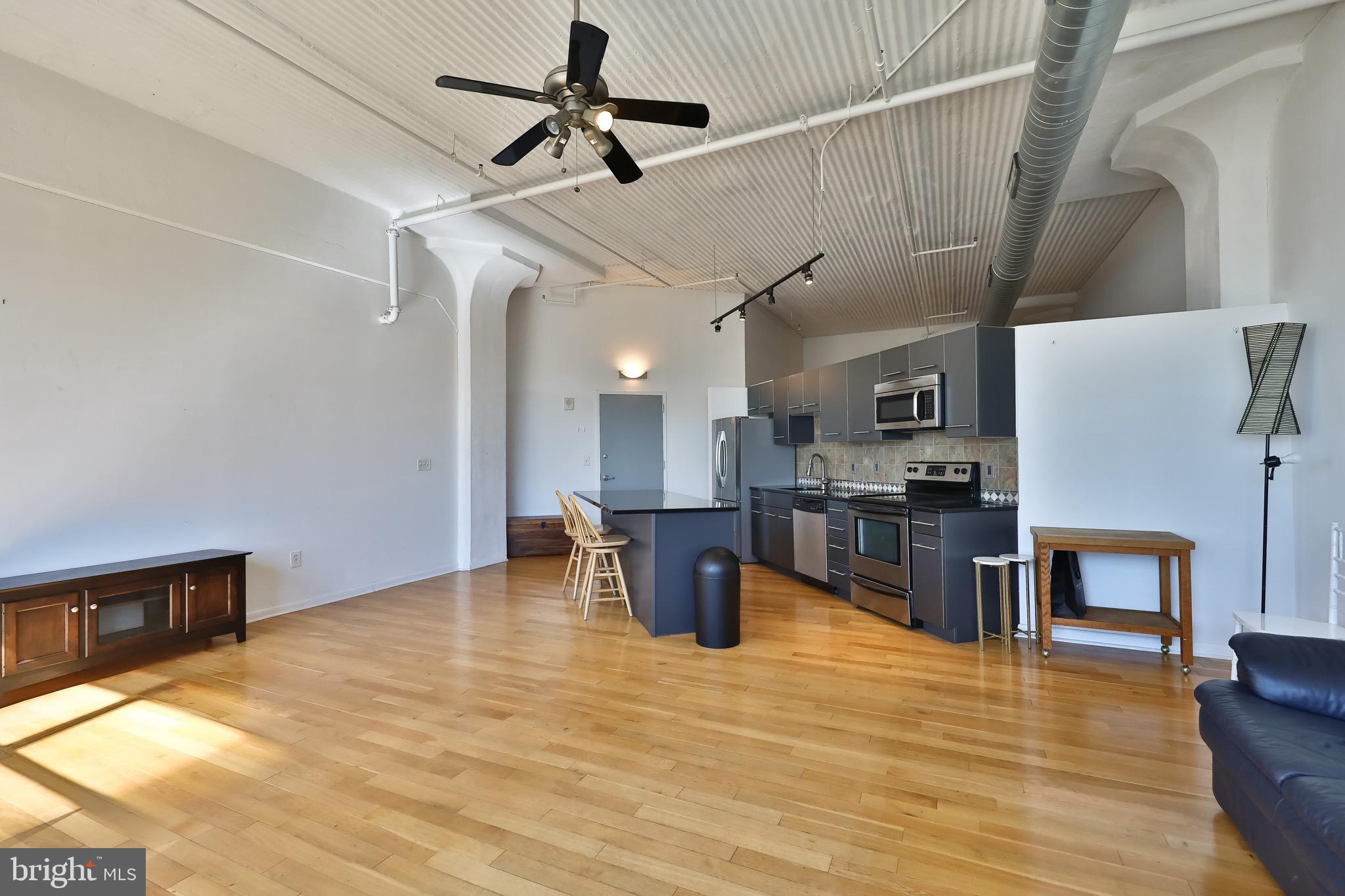 LOGAN SQUARE - Residential Lease