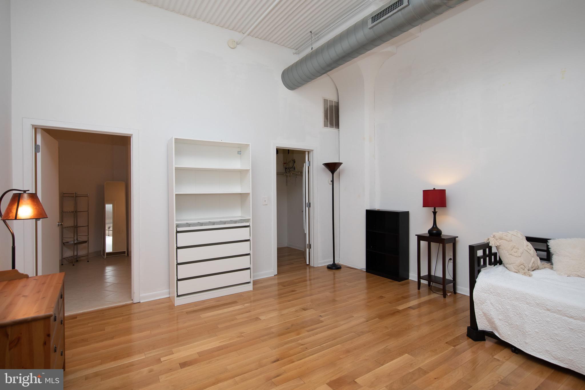LOGAN SQUARE - Residential Lease