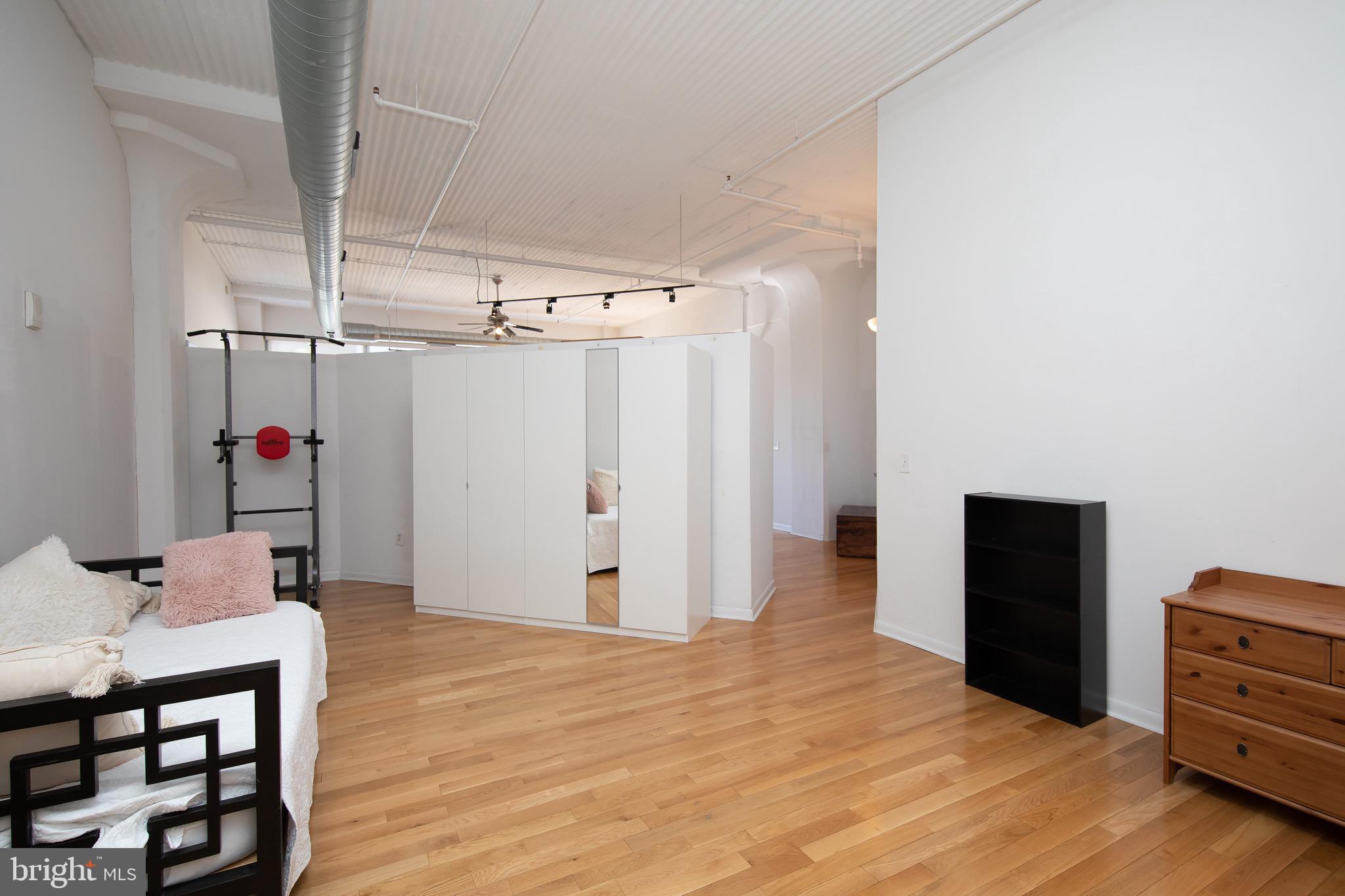 LOGAN SQUARE - Residential Lease