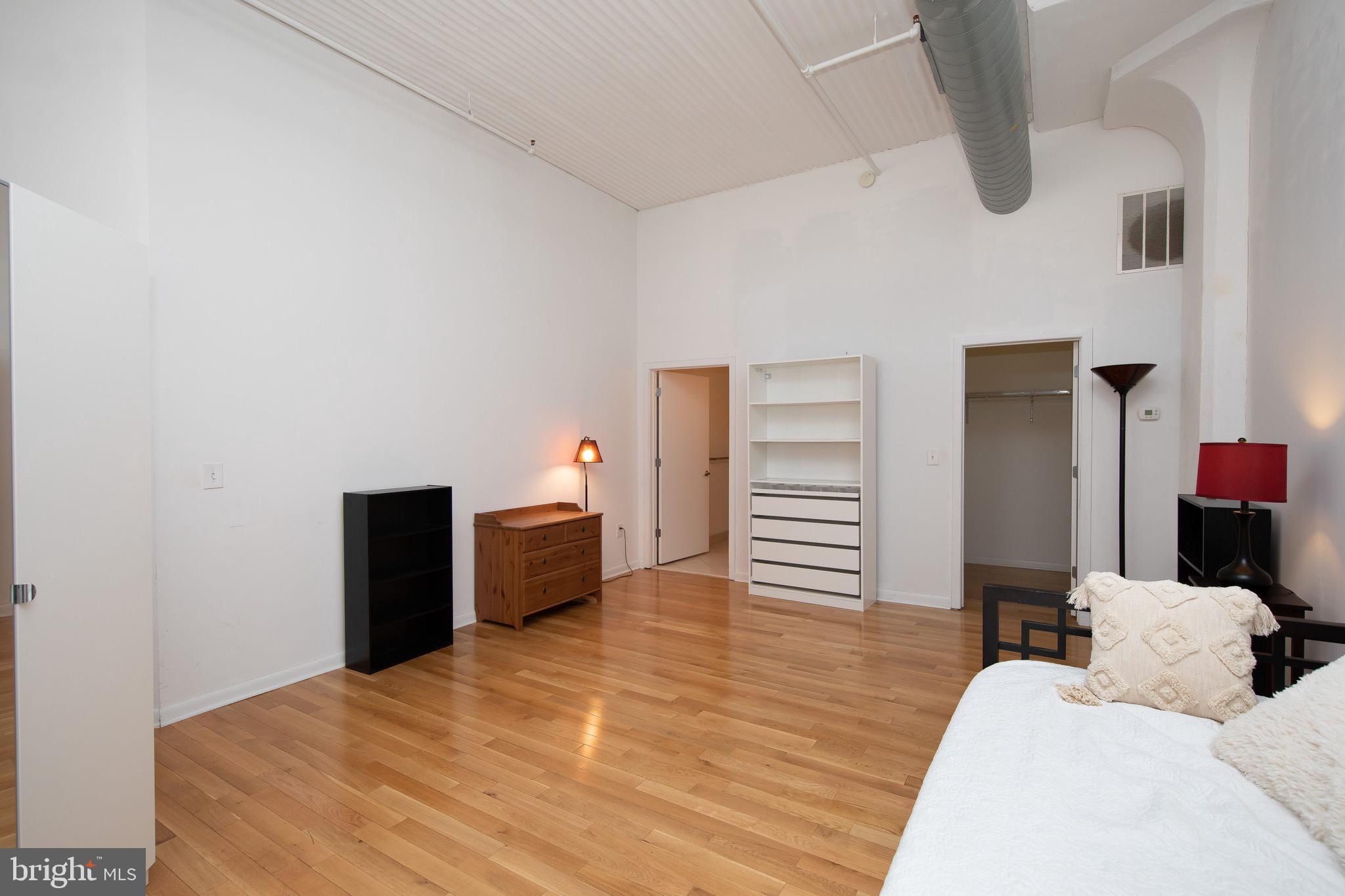 LOGAN SQUARE - Residential Lease