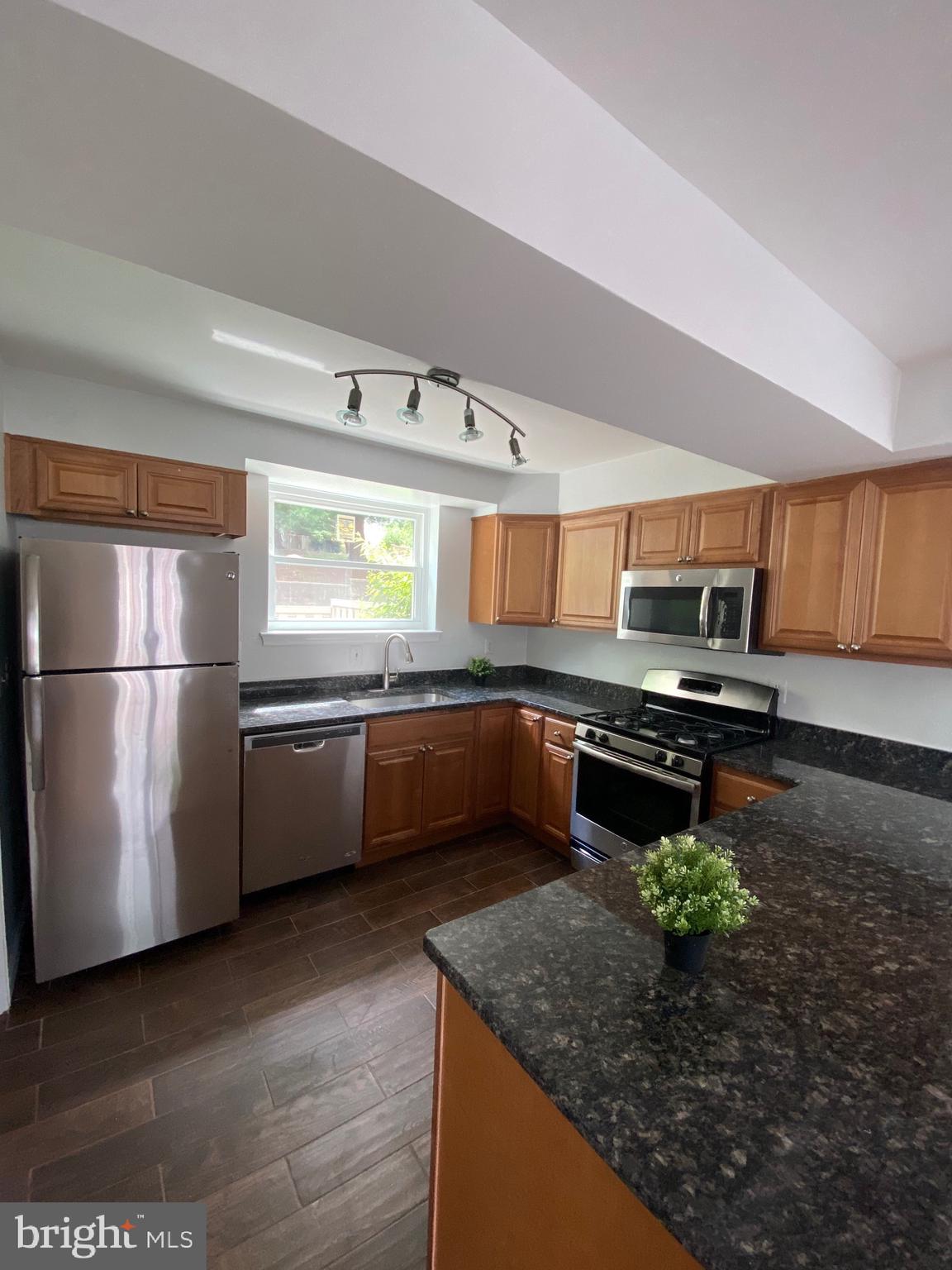 FAIRLINGTON TOWNE - Residential Lease