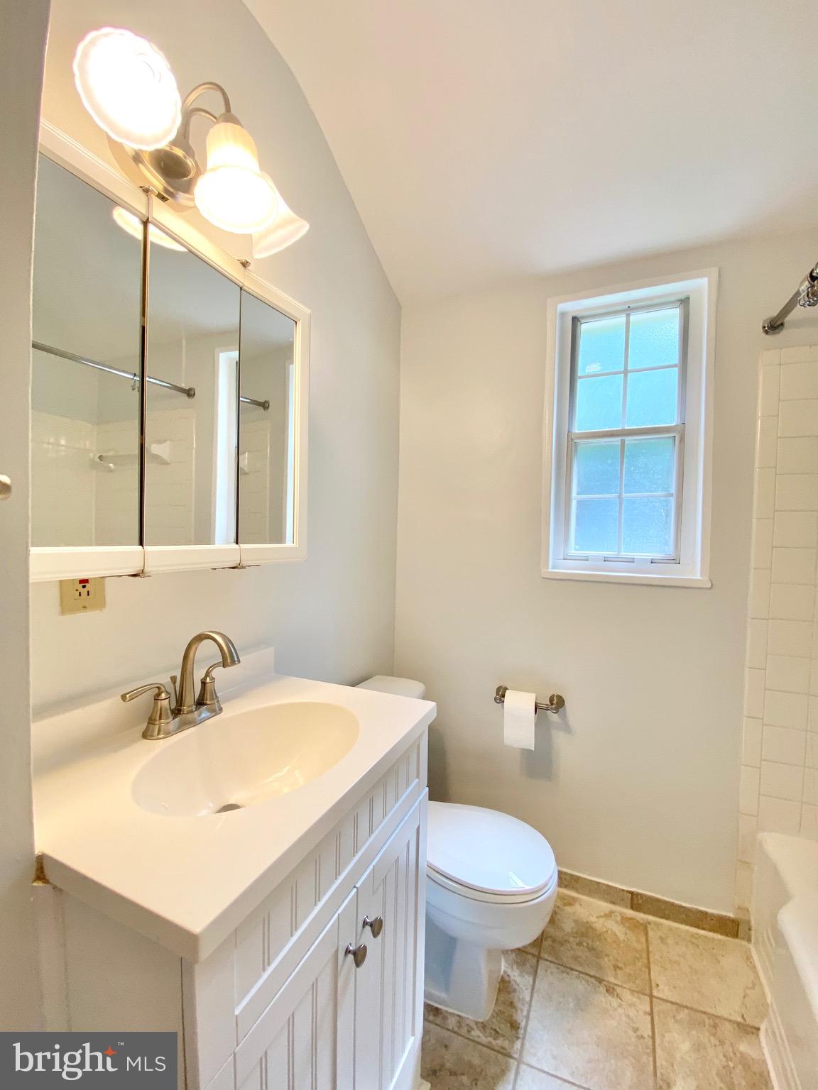 FAIRLINGTON TOWNE - Residential Lease