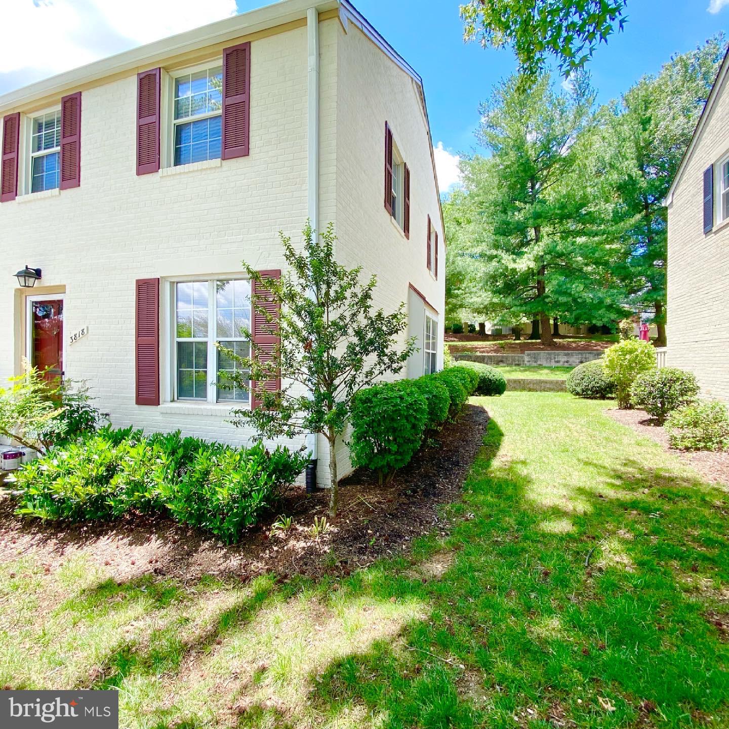 FAIRLINGTON TOWNE - Residential Lease