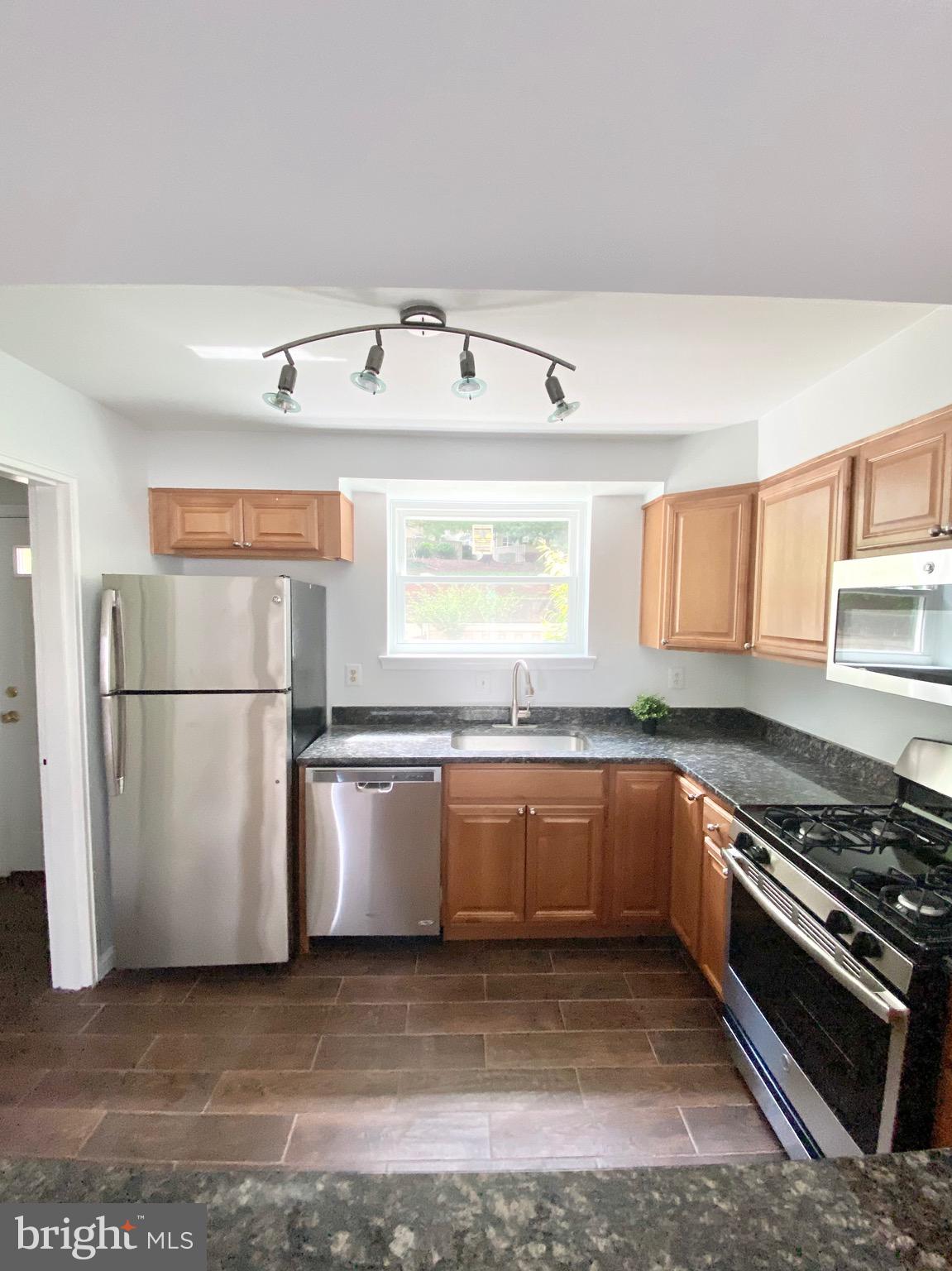 FAIRLINGTON TOWNE - Residential Lease