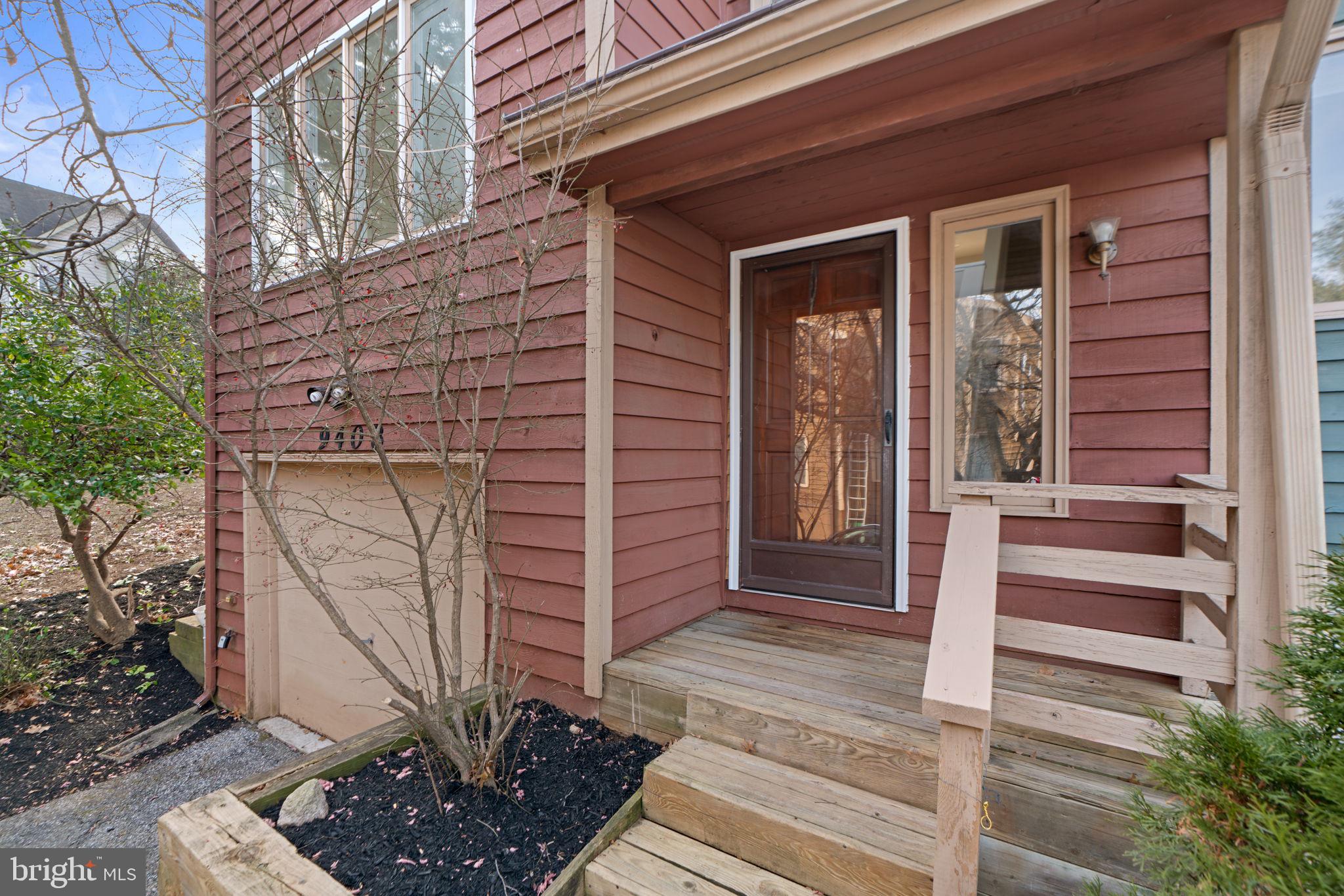 9408 CLOCKTOWER LANE