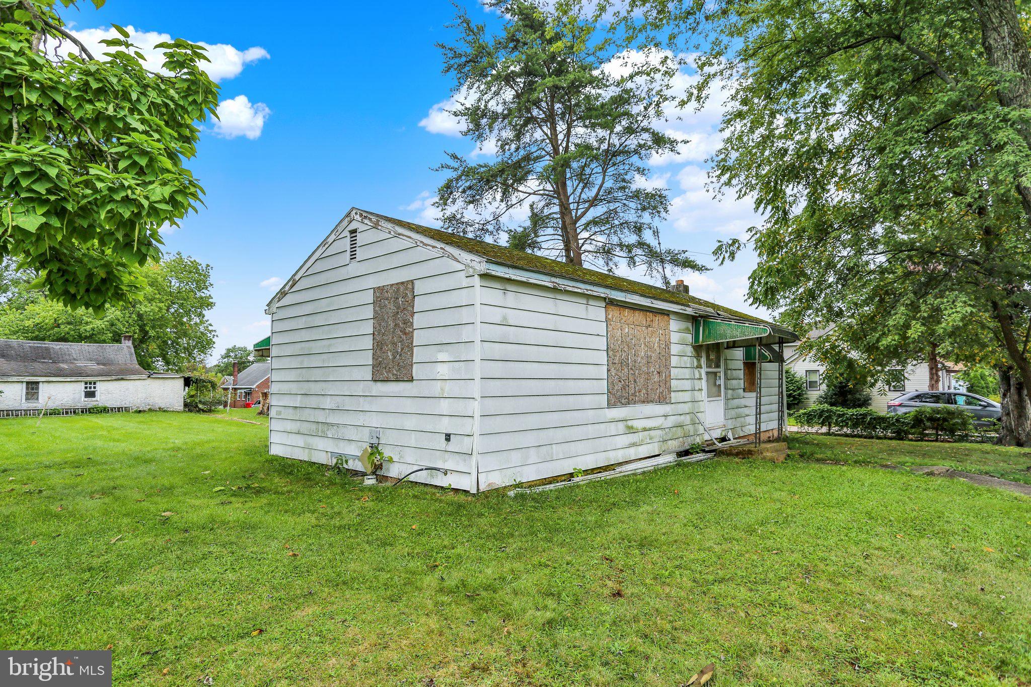 546 LEMON STREET