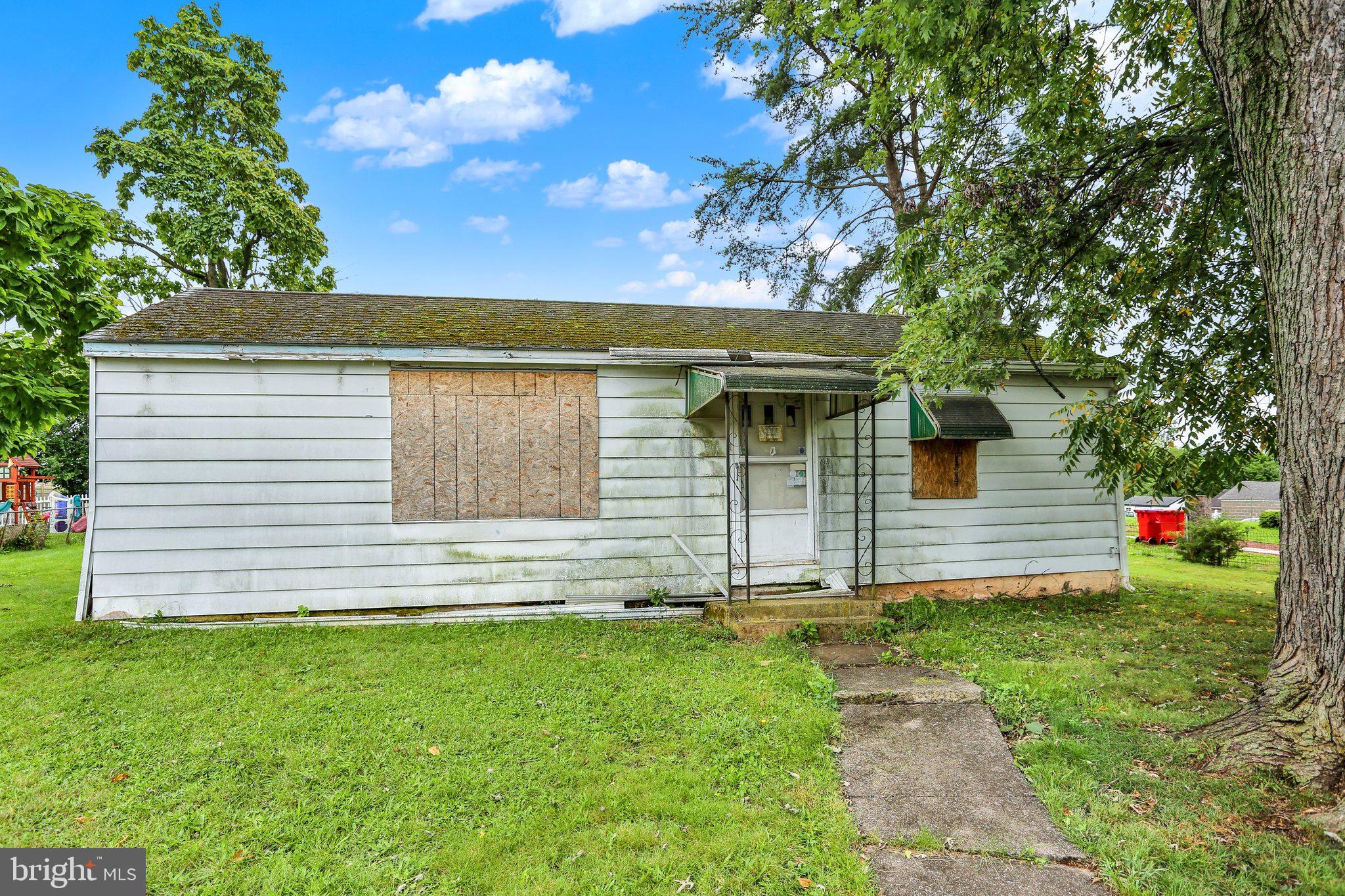 546 LEMON STREET