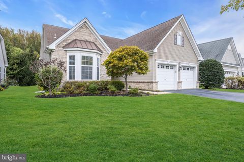 Photo of 8 Barbados Court, HAMILTON, NJ 08691 (MLS # NJME2067344)