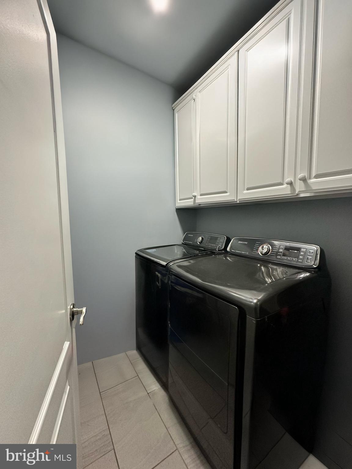 FALLS GROVE CONDOMINIUM - Residential