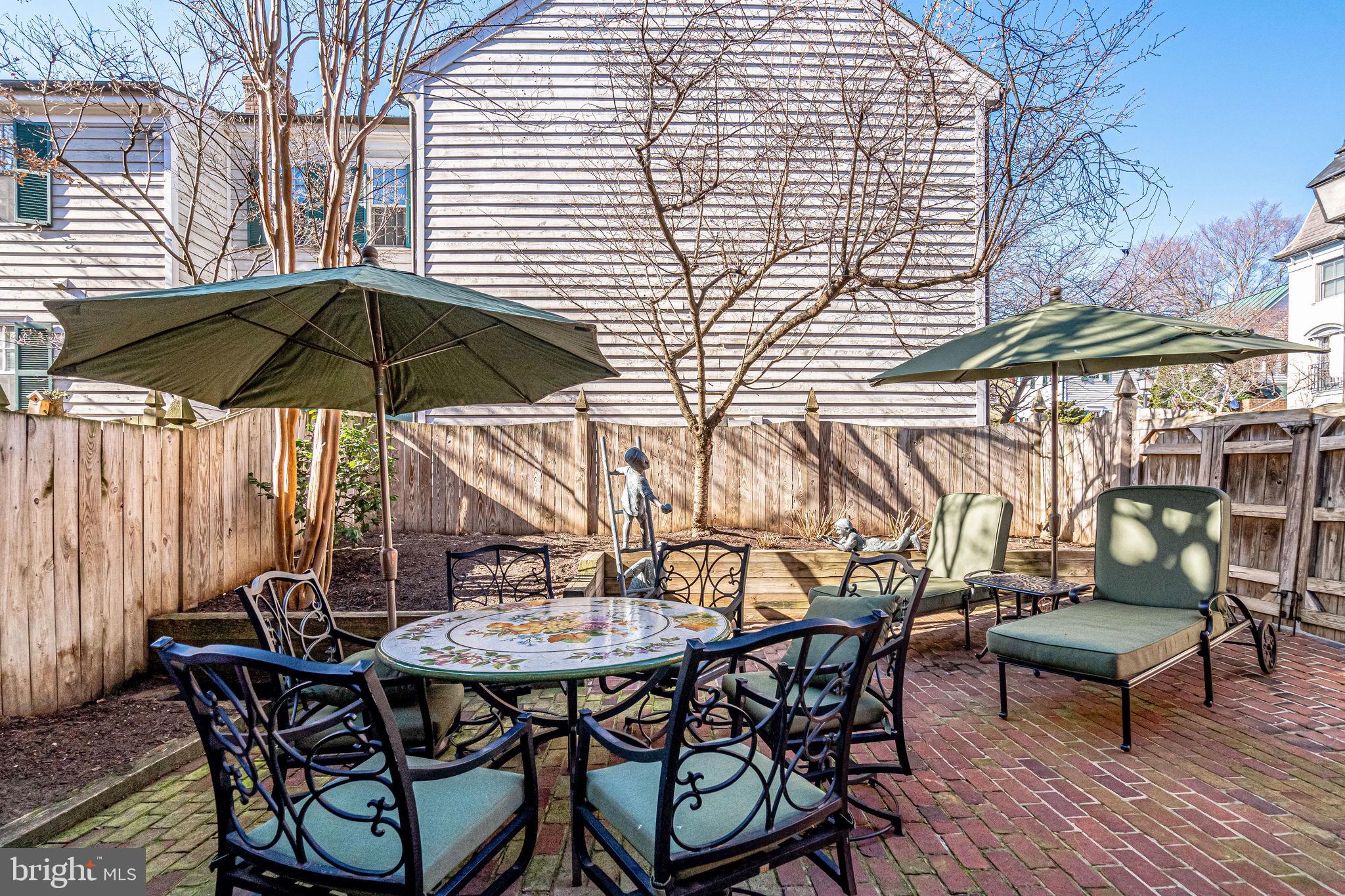 OLD TOWN ALEXANDRIA - Residential