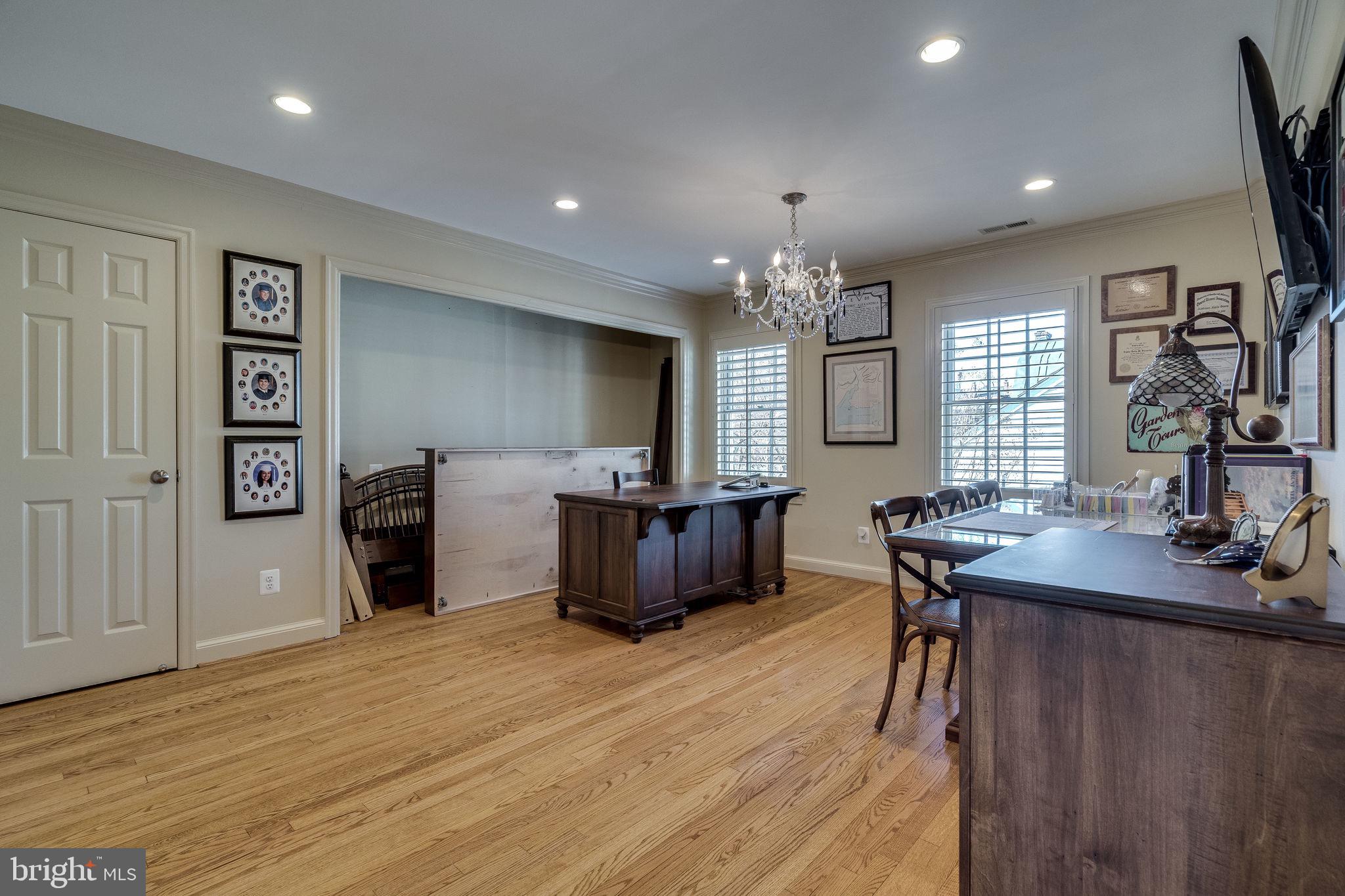 OLD TOWN ALEXANDRIA - Residential