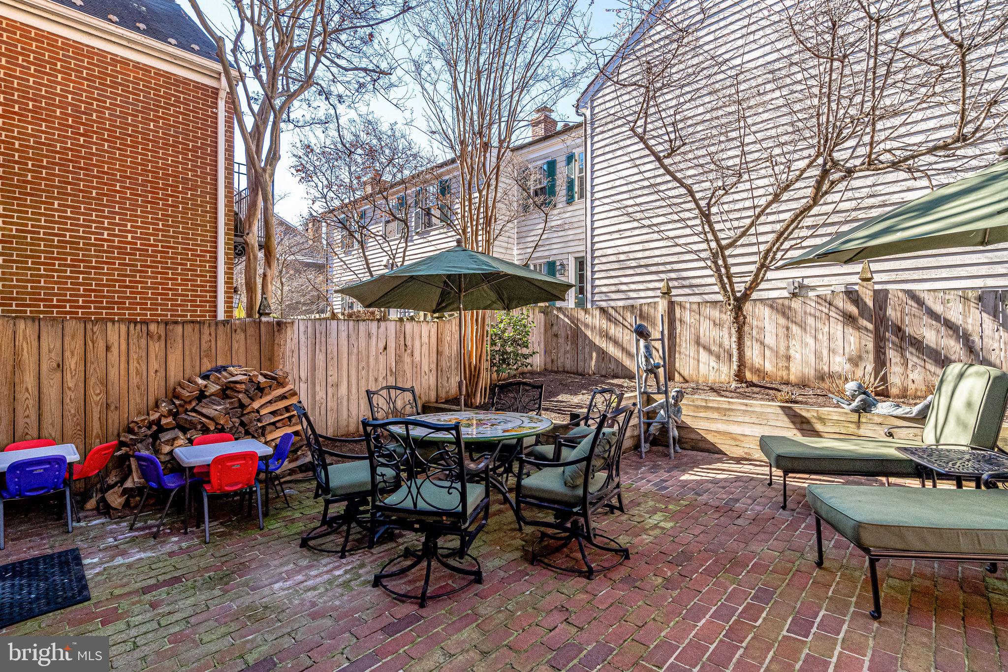 OLD TOWN ALEXANDRIA - Residential