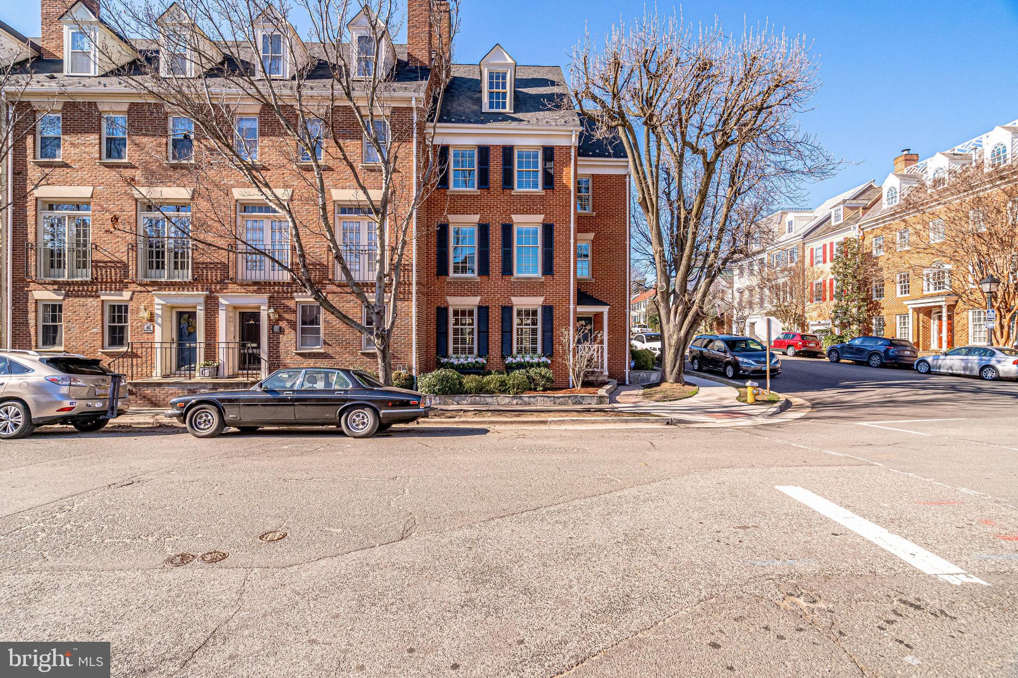 OLD TOWN ALEXANDRIA - Residential