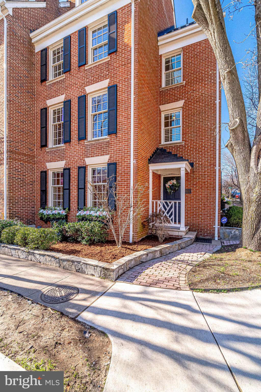 OLD TOWN ALEXANDRIA - Residential