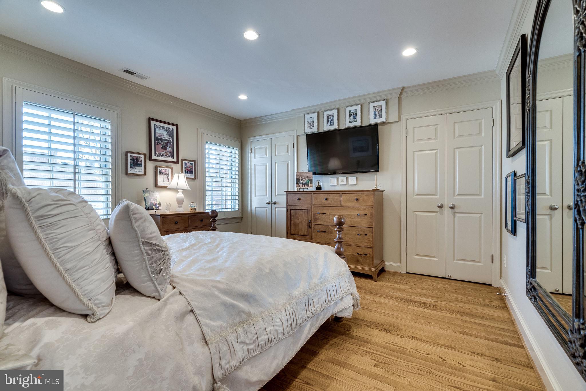 OLD TOWN ALEXANDRIA - Residential